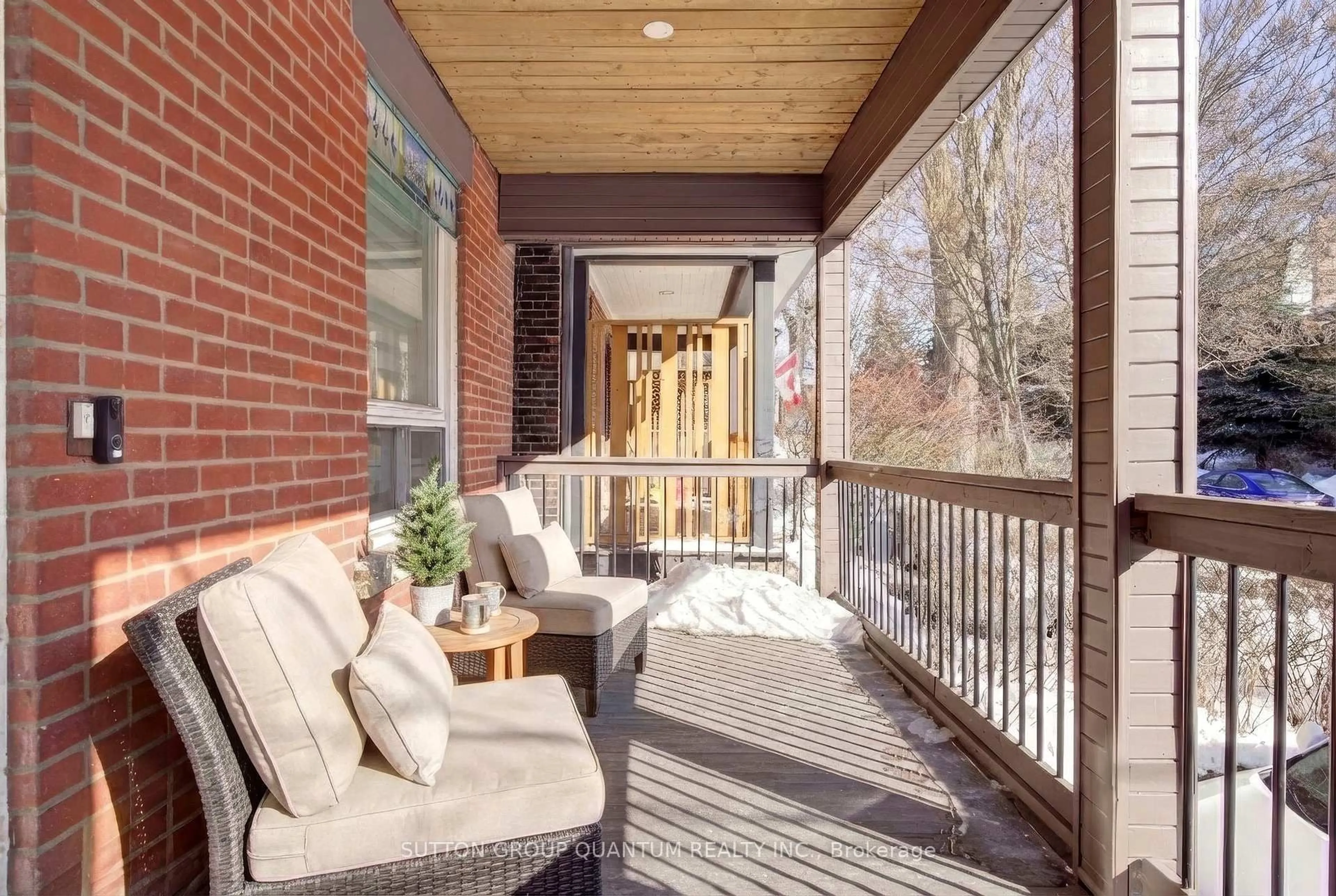 Patio, street for 232 Pearson Ave, Toronto Ontario M6R 1G7