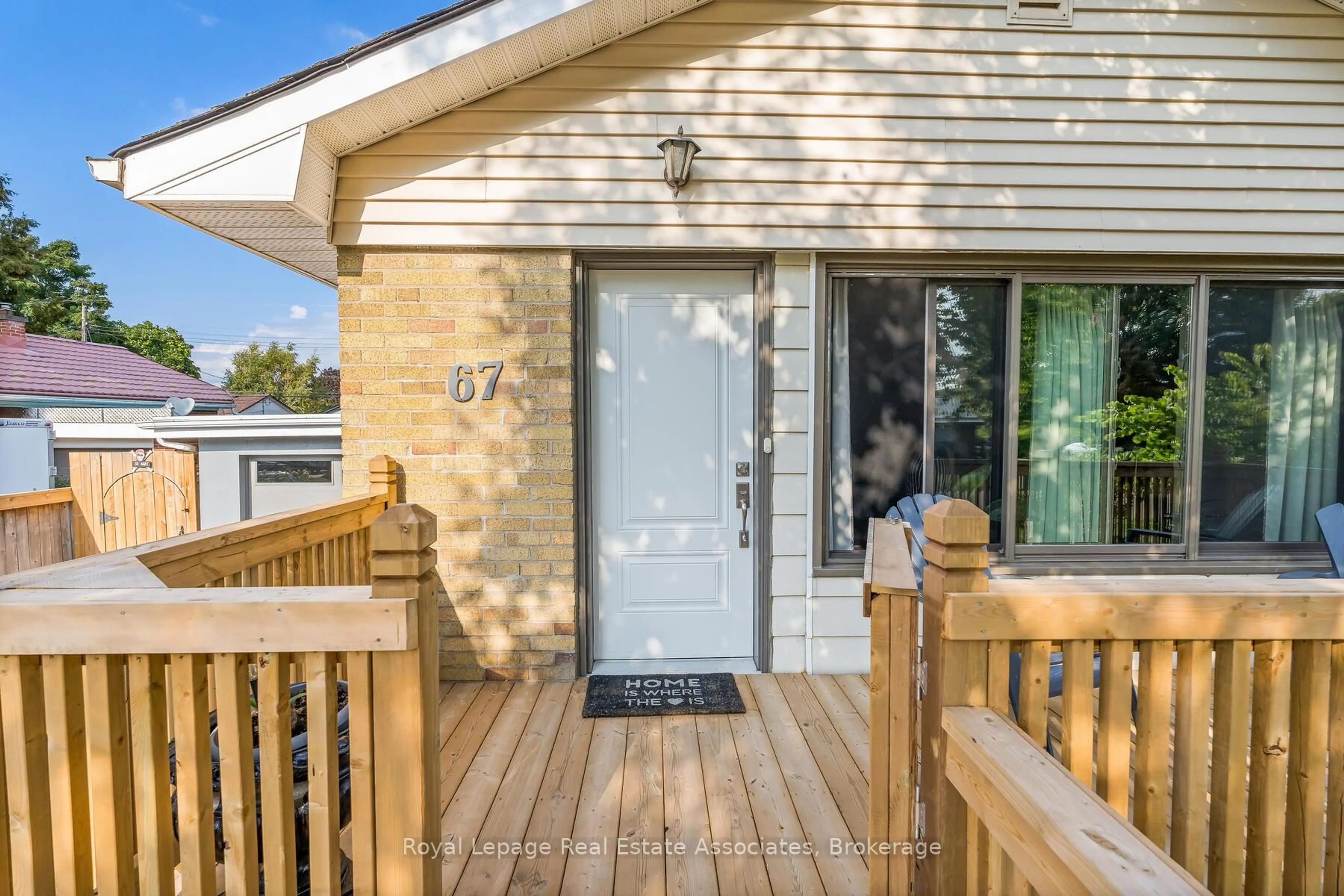 Home with vinyl exterior material, street for 67 Roseford Terr, Halton Hills Ontario L7J 2L2