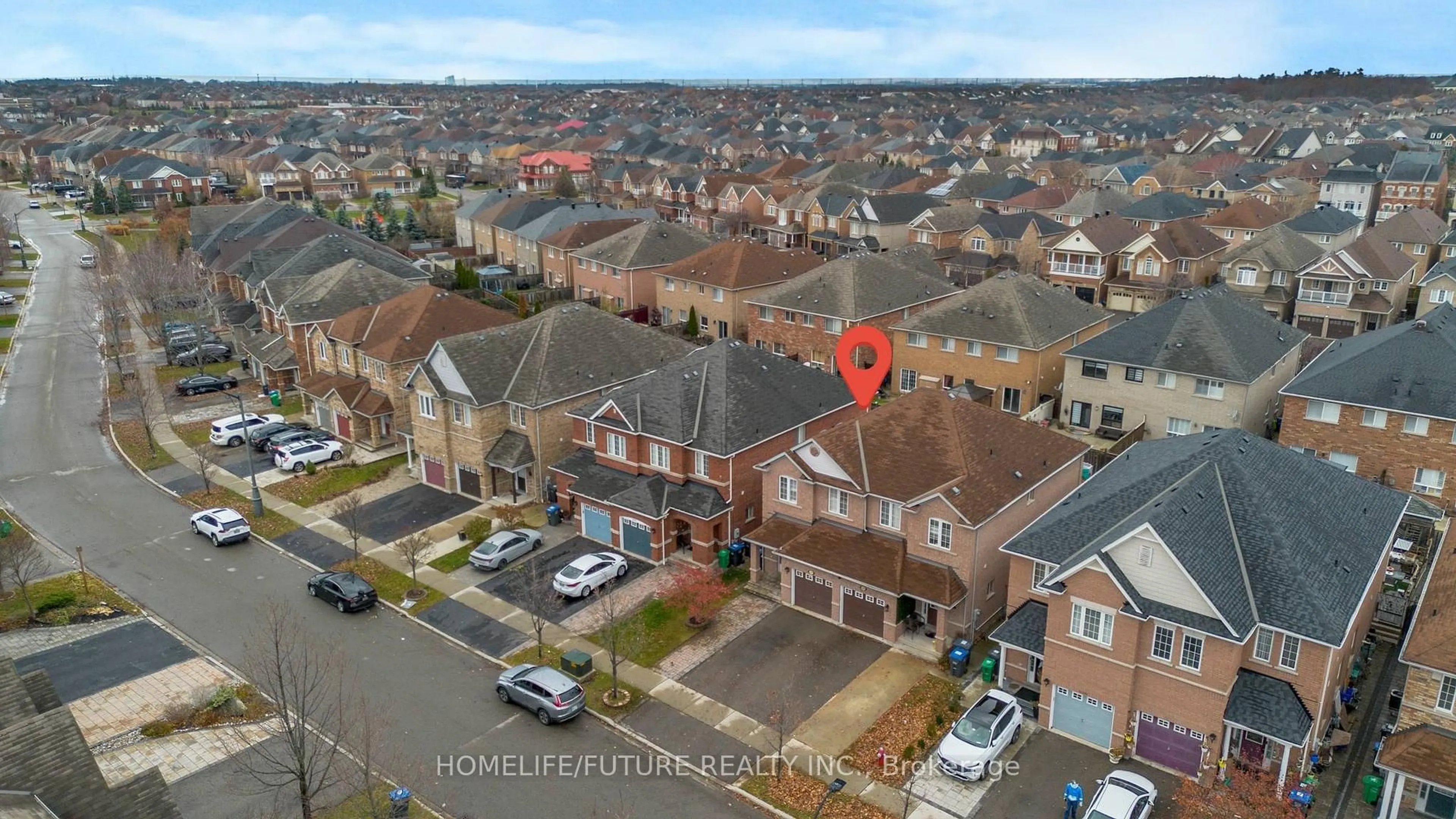 A pic from outside/outdoor area/front of a property/back of a property/a pic from drone, unknown for 3103 CABANO Cres, Mississauga Ontario L5M 0C5