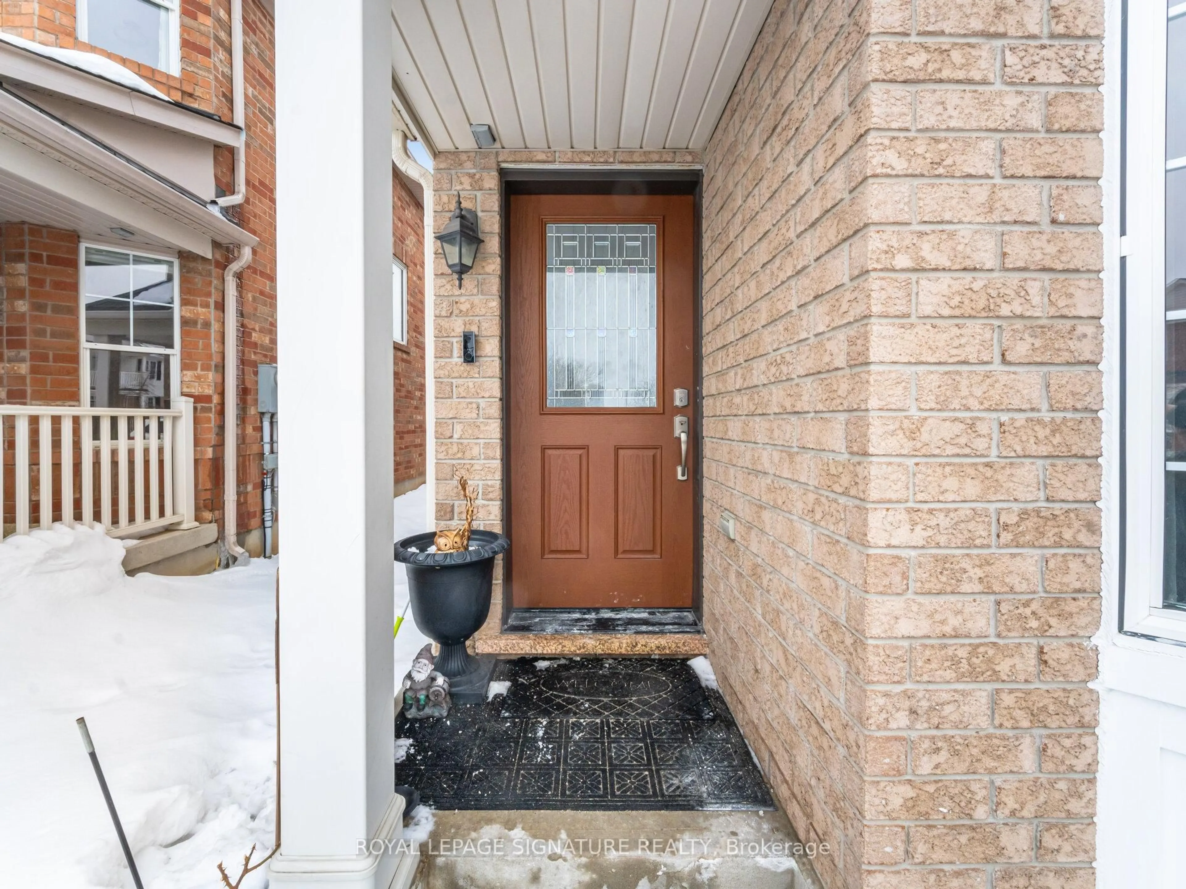 Indoor entryway for 92 Owlridge Dr, Brampton Ontario L6X 0M5