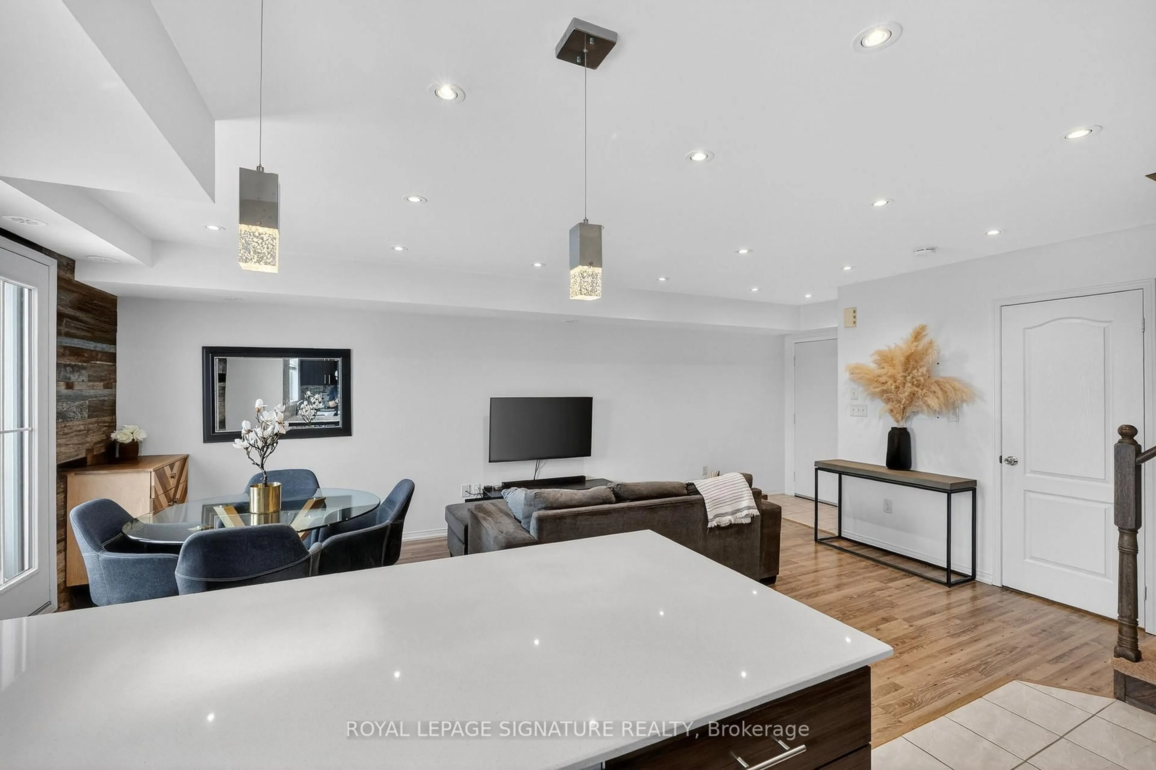 Unknown for 2508 Post Rd #24, Oakville Ontario L6H 0G6