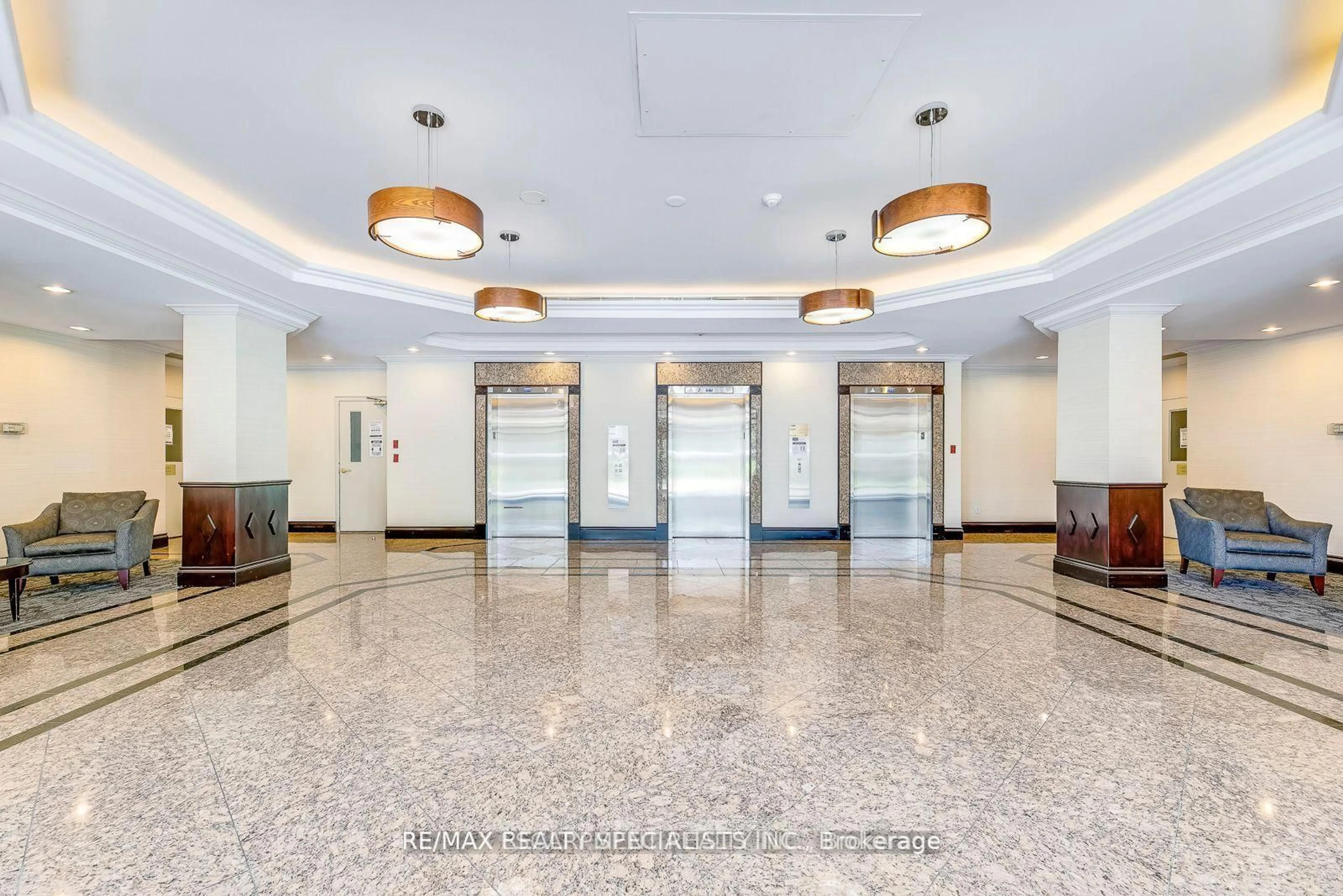 Lobby for 2155 Burnhamthorpe Rd #209, Mississauga Ontario L5L 5P4