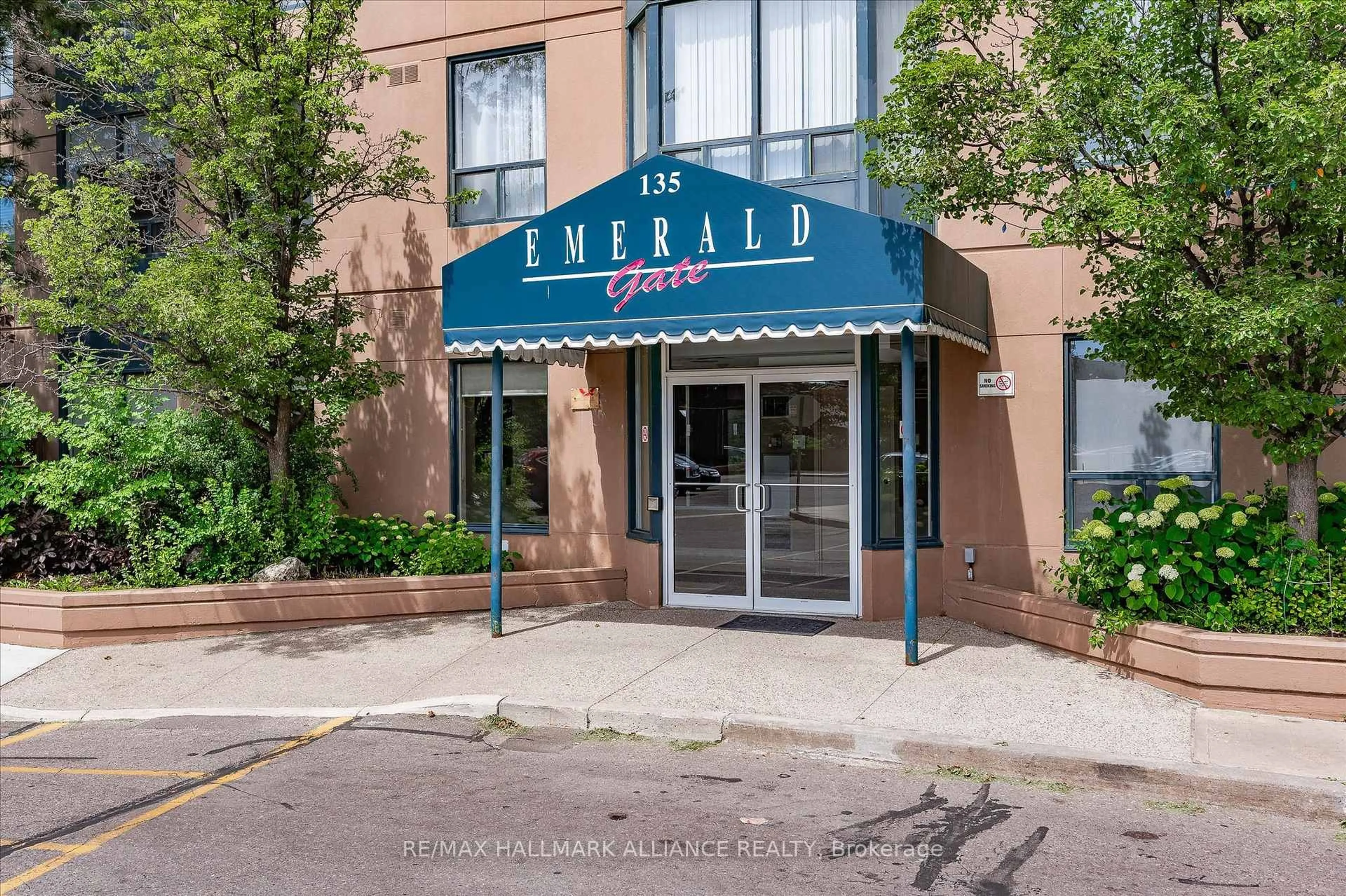 Unknown for 135 Hillcrest Ave #507, Mississauga Ontario L5B 4B1