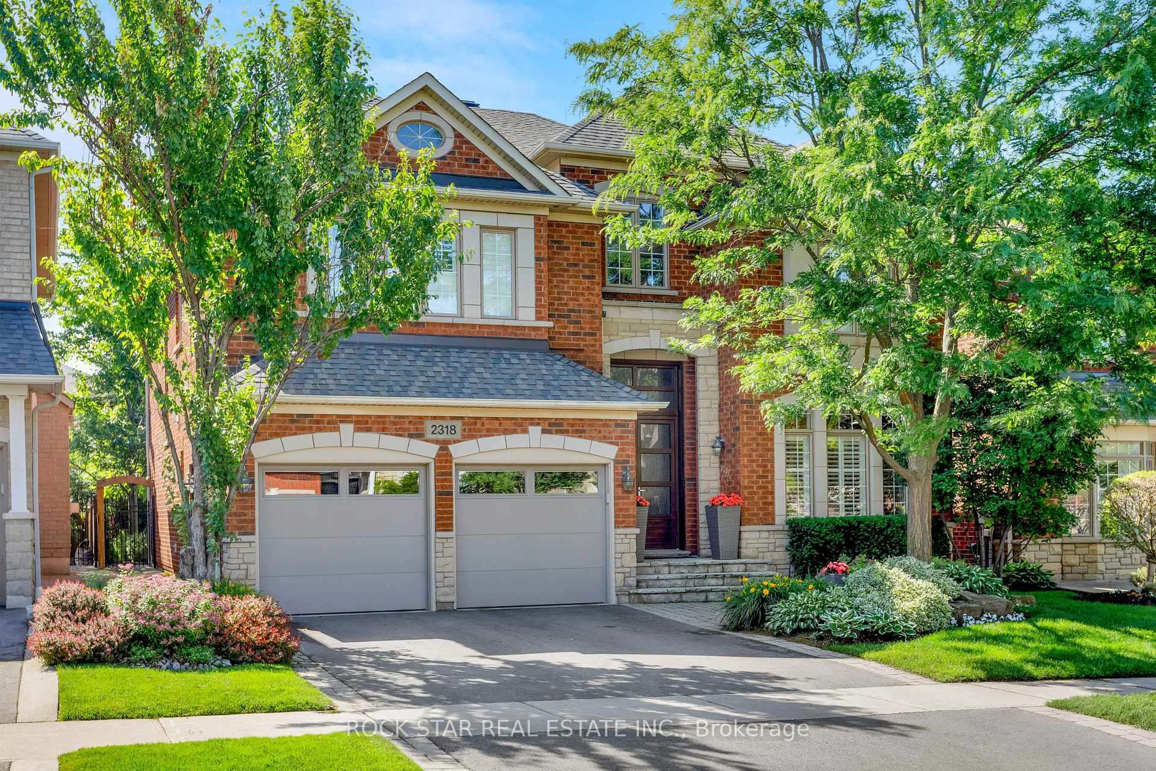 Home with brick exterior material, street for 2318 Salcome Dr, Oakville Ontario L6H 7N3