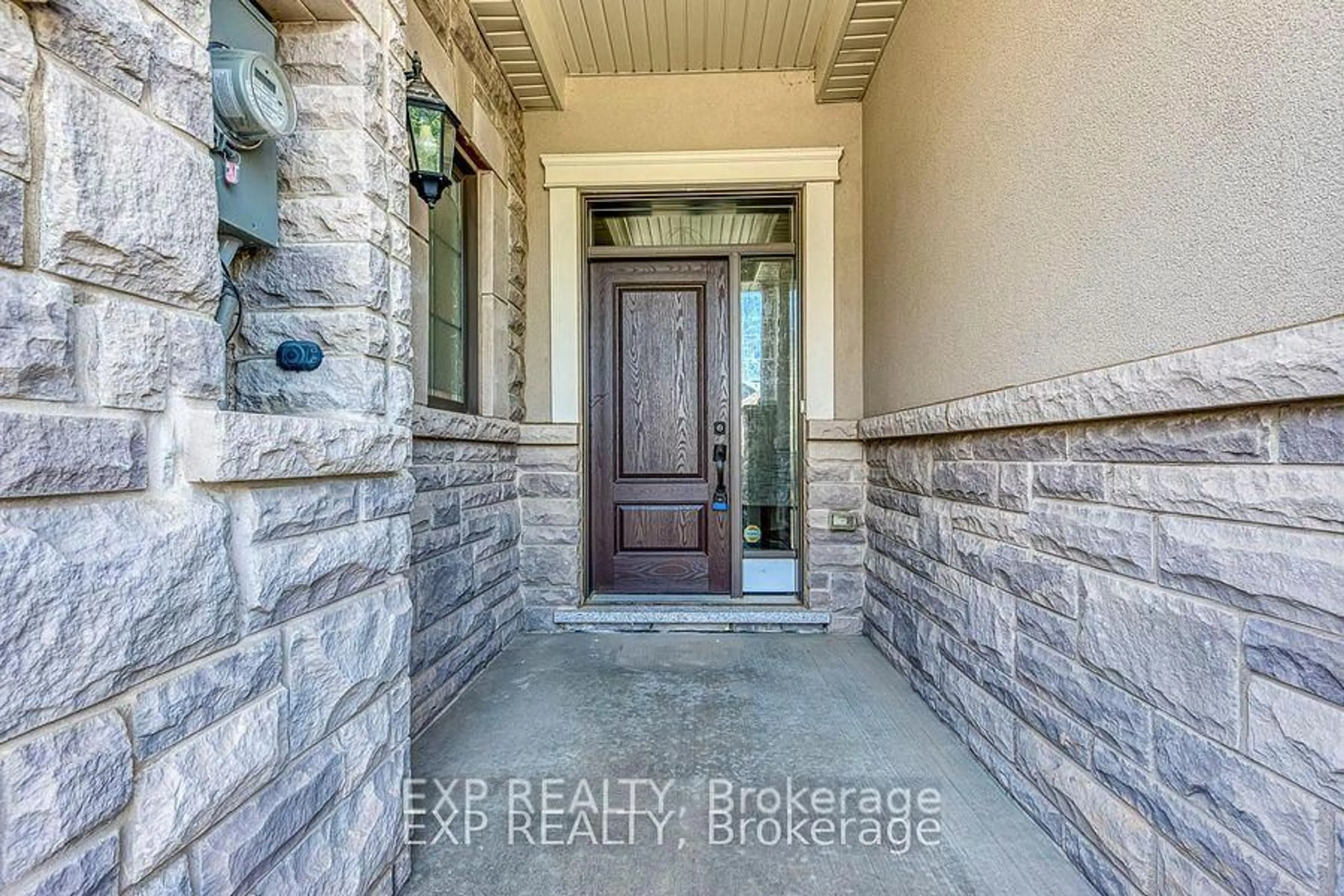 Indoor entryway for 3129 Riverpath Common #18, Oakville Ontario L6M 1P6