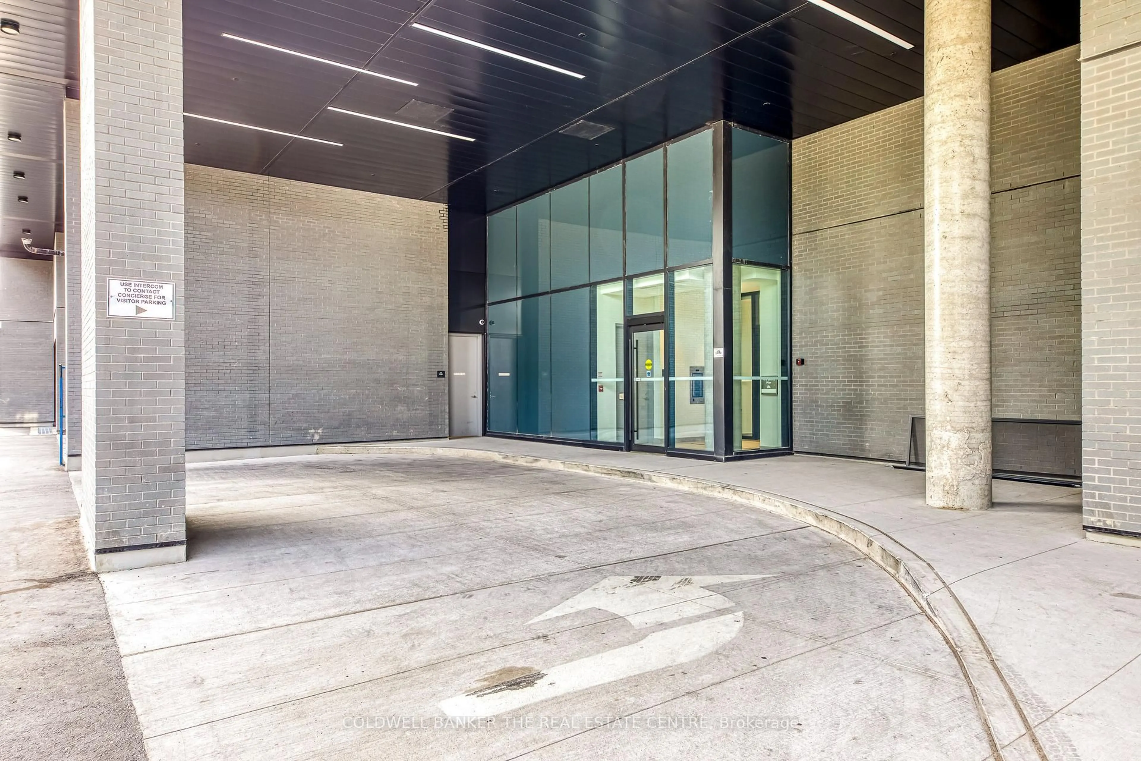 Indoor foyer for 86 DUNDAS St #709, Mississauga Ontario L5A 0B1