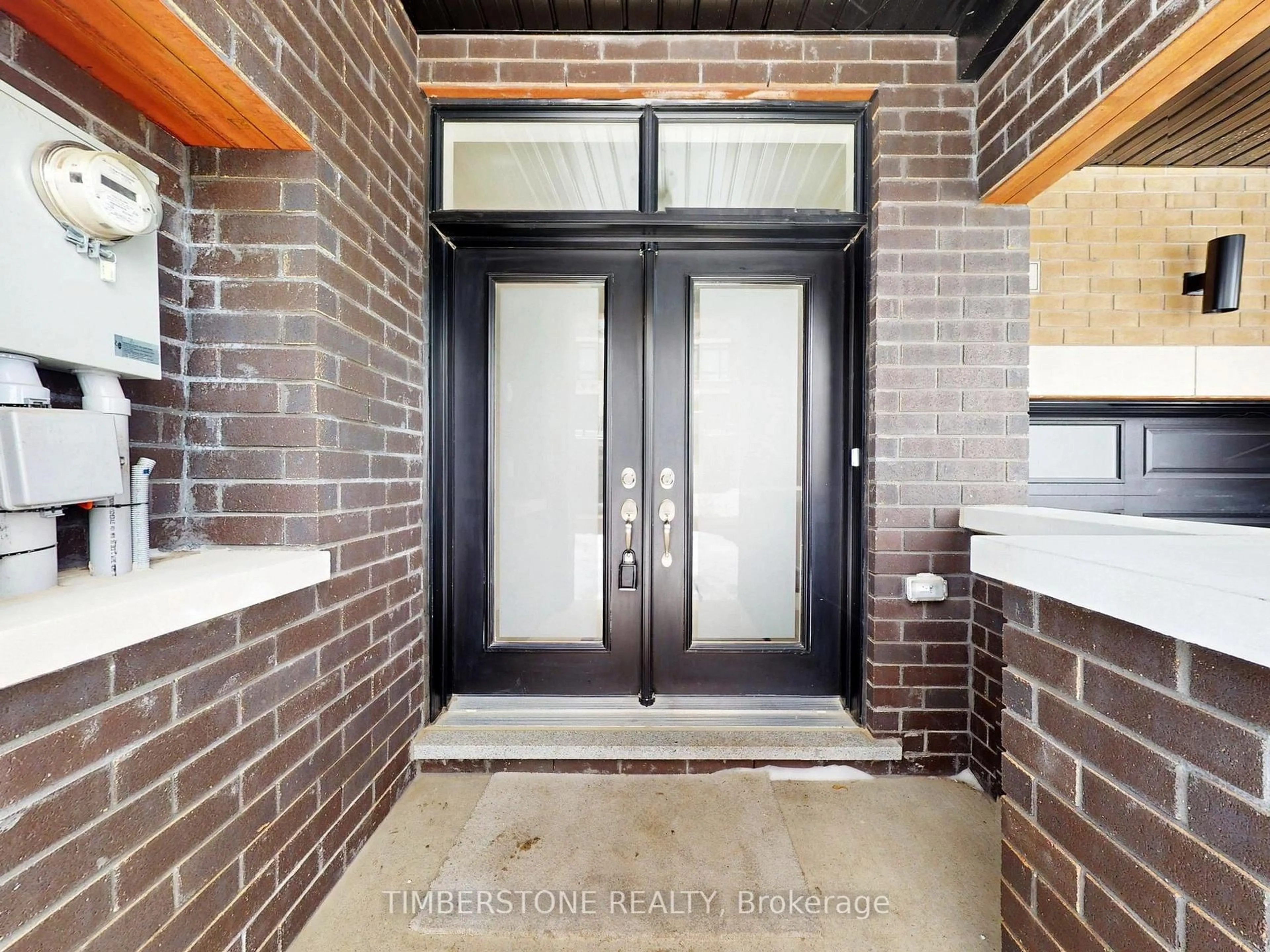 Indoor entryway for 84 Blue Pond Dr, Brampton Ontario L7A 5M1