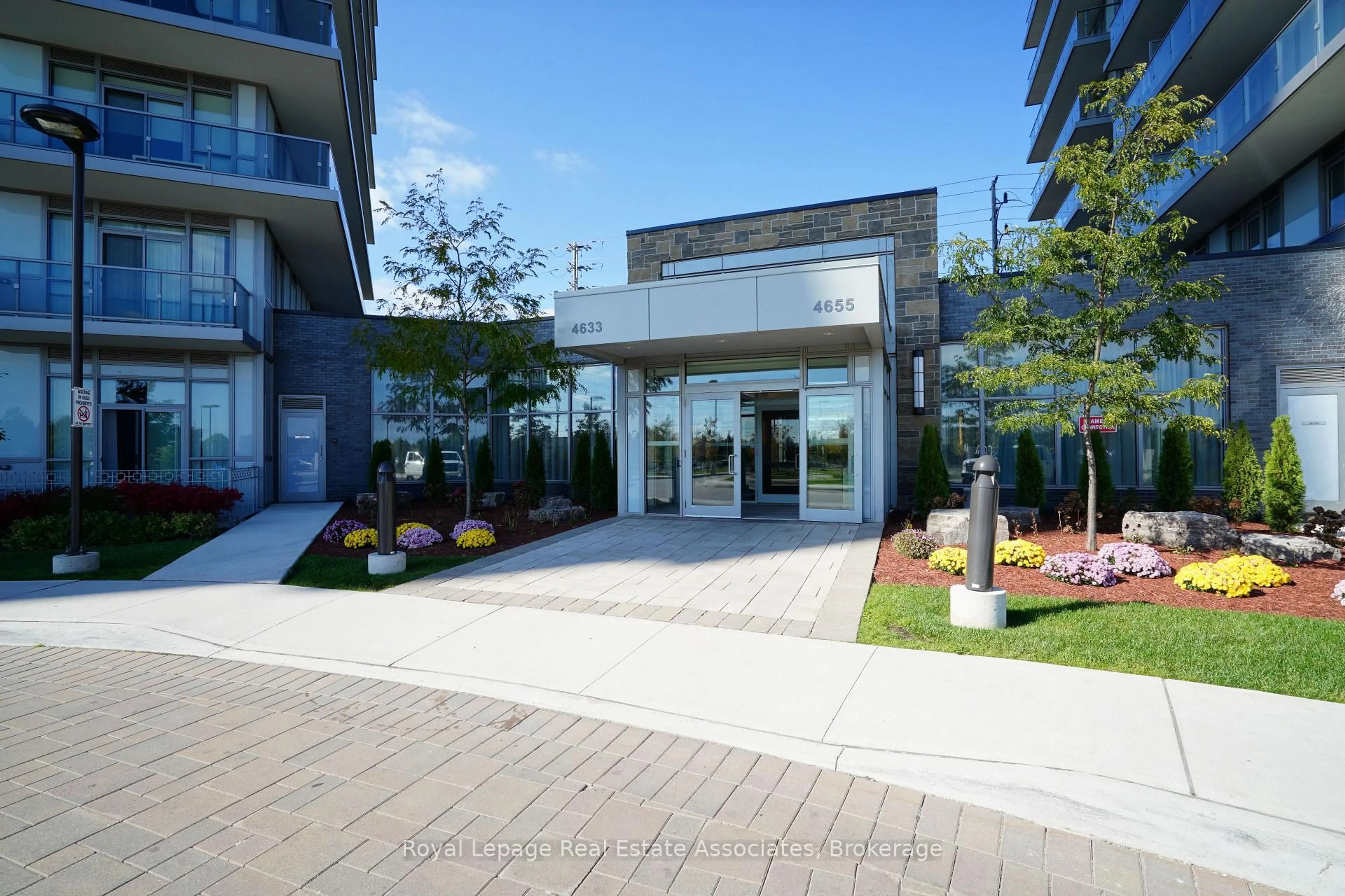 Unknown for 4633 Glen Erin Dr #407, Mississauga Ontario L5M 0Y6