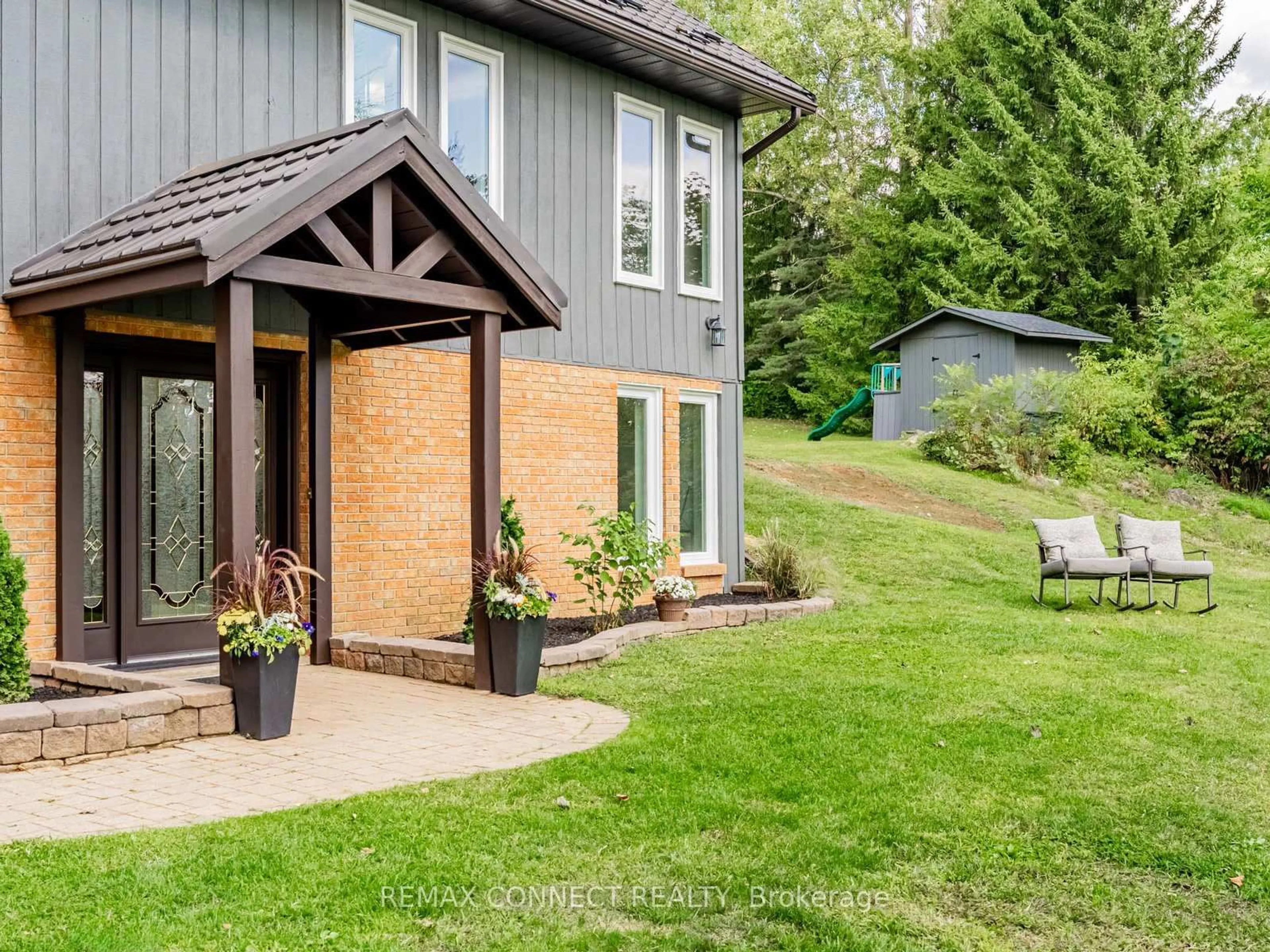 Unknown for 11215 Amos Dr, Milton Ontario L0P 1B0