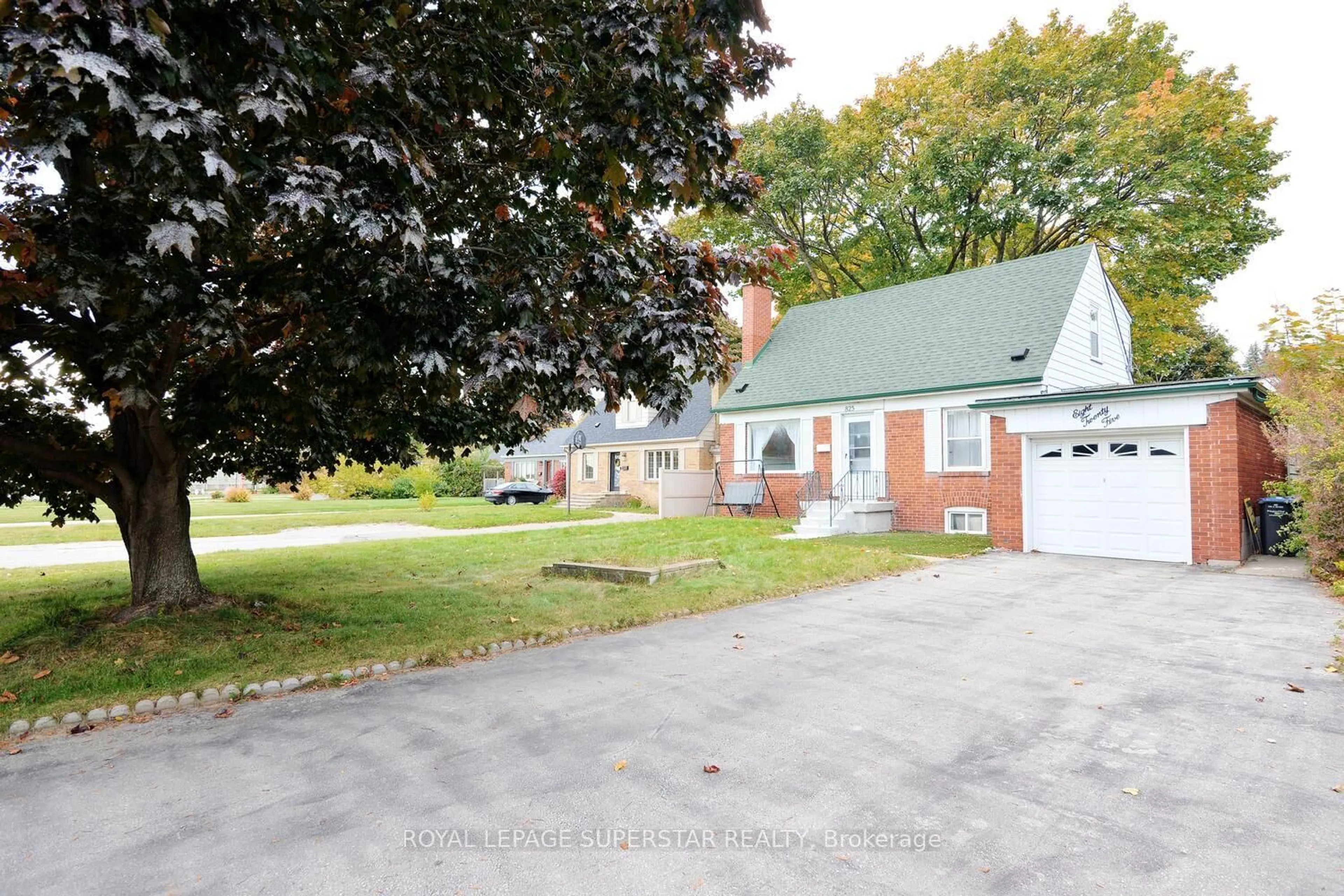 A pic from outside/outdoor area/front of a property/back of a property/a pic from drone, street for 65 Aylesbury Dr, Brampton Ontario L7A 0V8