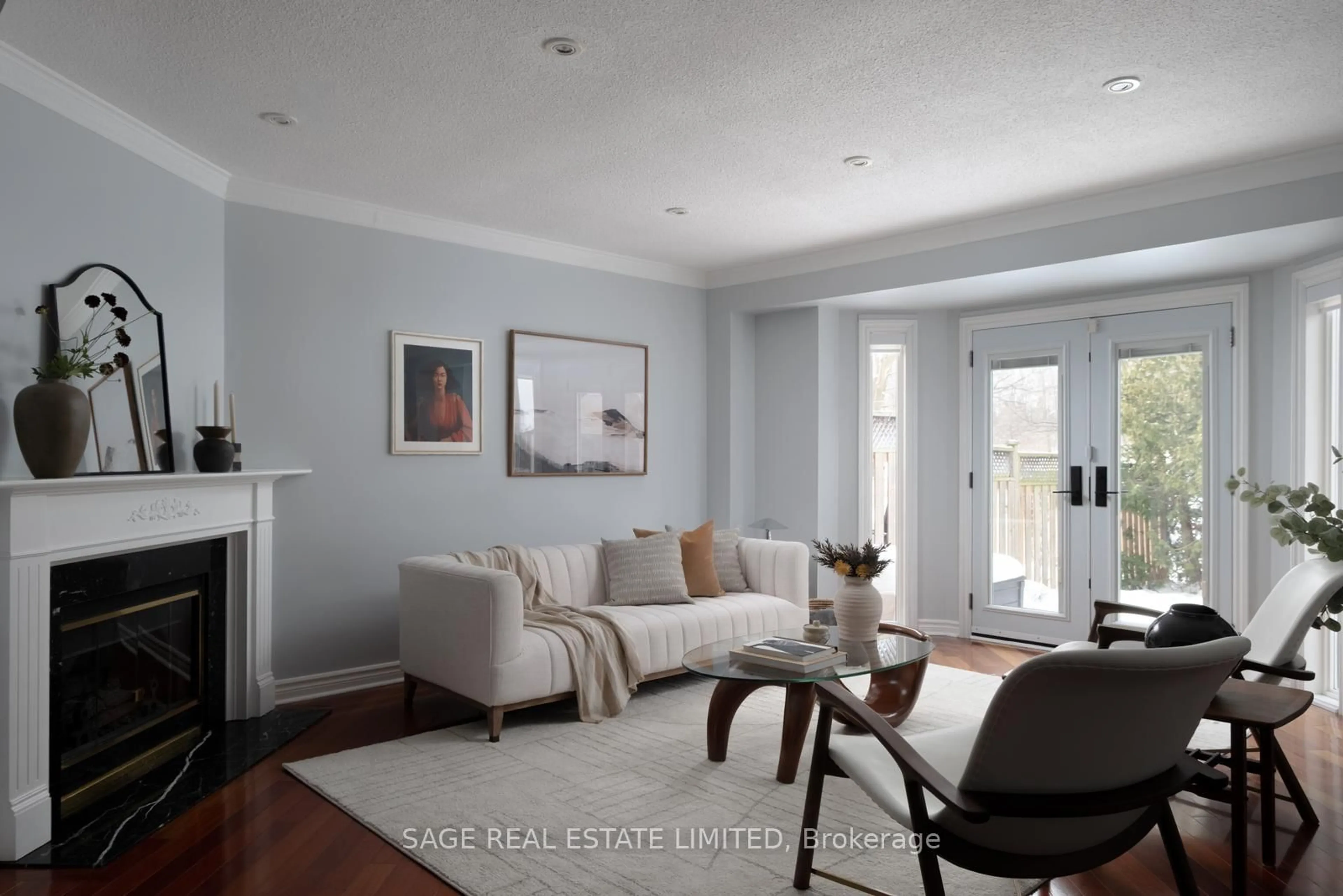 Living room with furniture, unknown for 2929 Redbud Ave, Oakville Ontario L6J 7J4