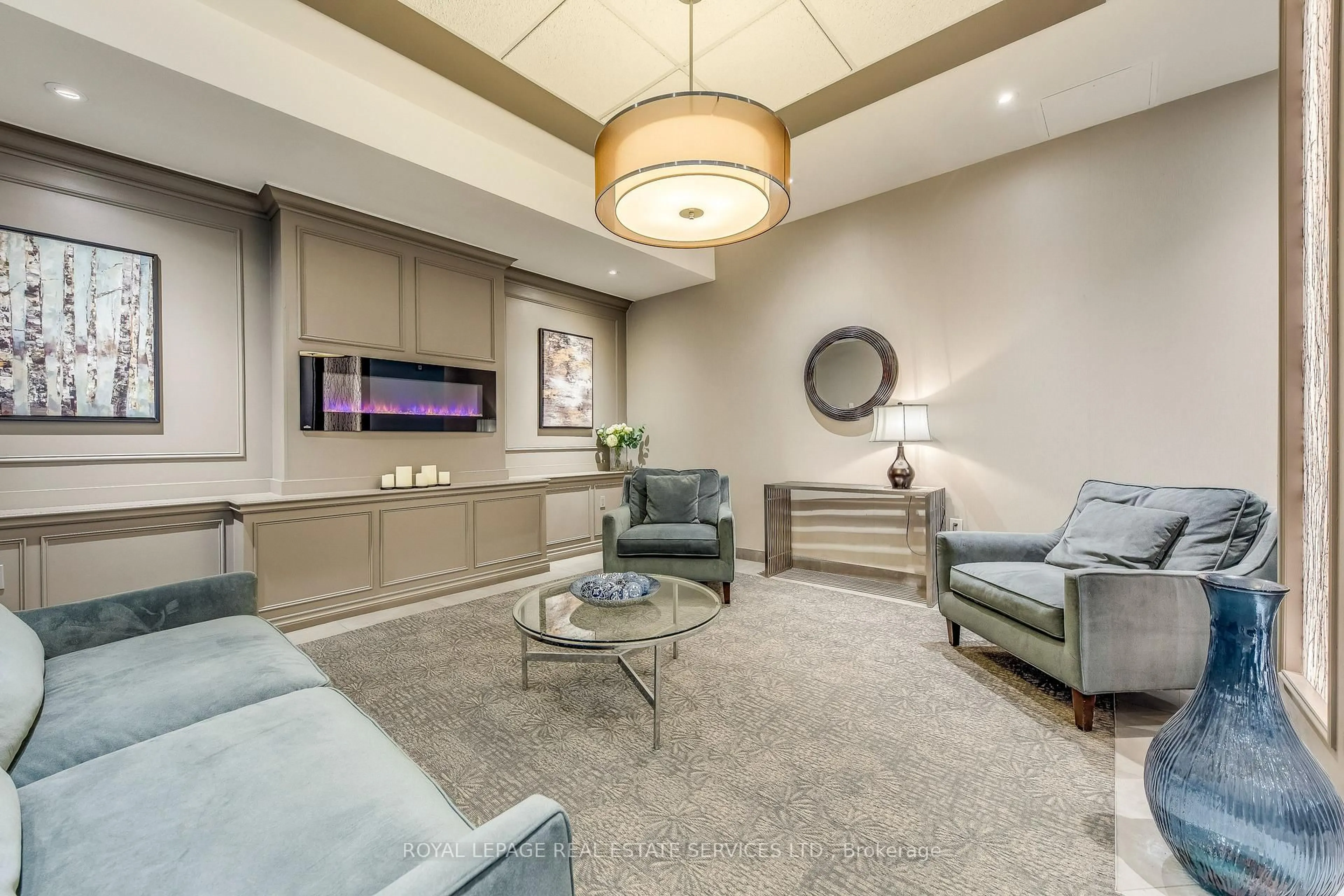 Lobby for 965 Inverhouse Dr #709, Mississauga Ontario L5J 4B4