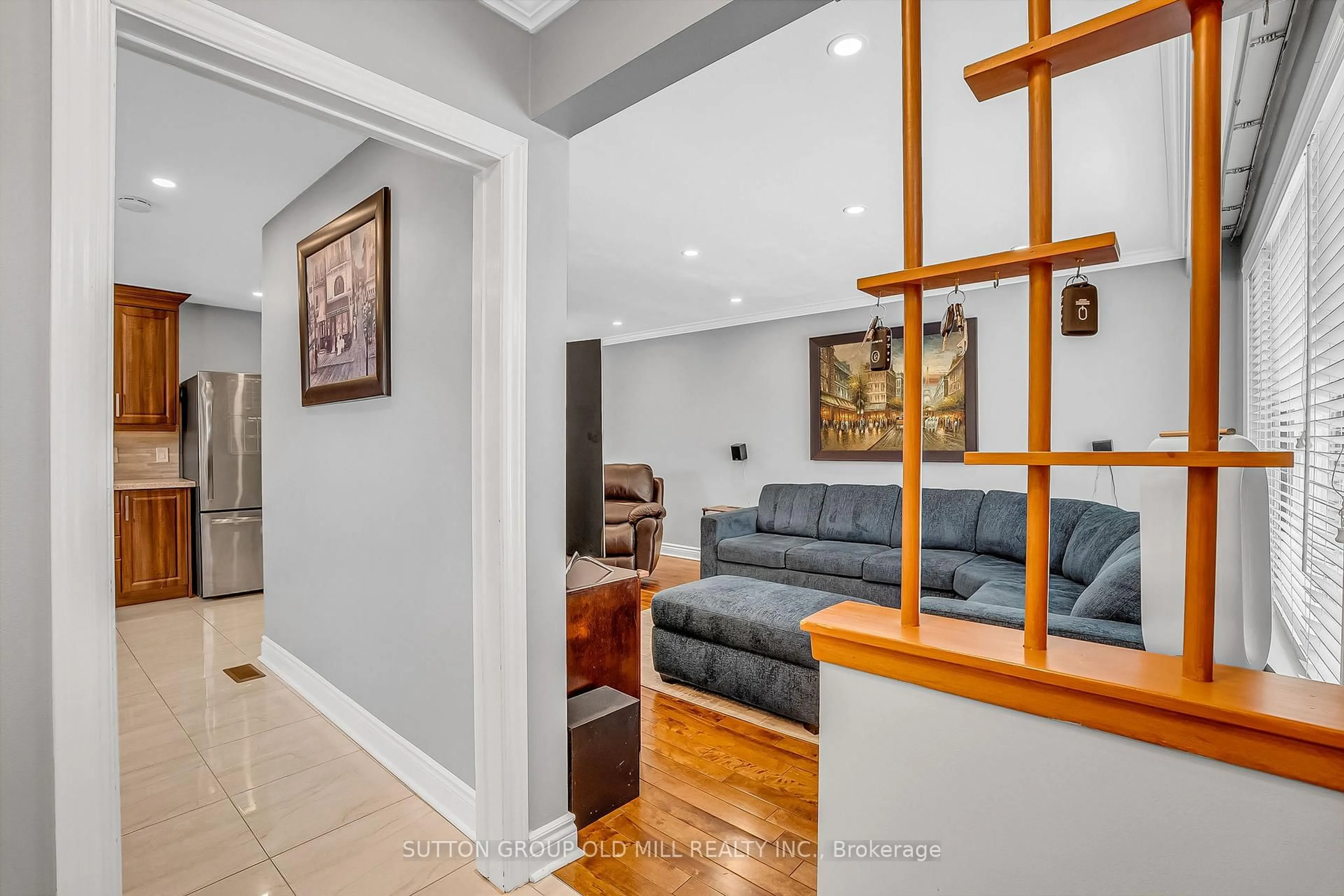 Unknown for 1879 Sandgate Cres, Mississauga Ontario L5J 2E7