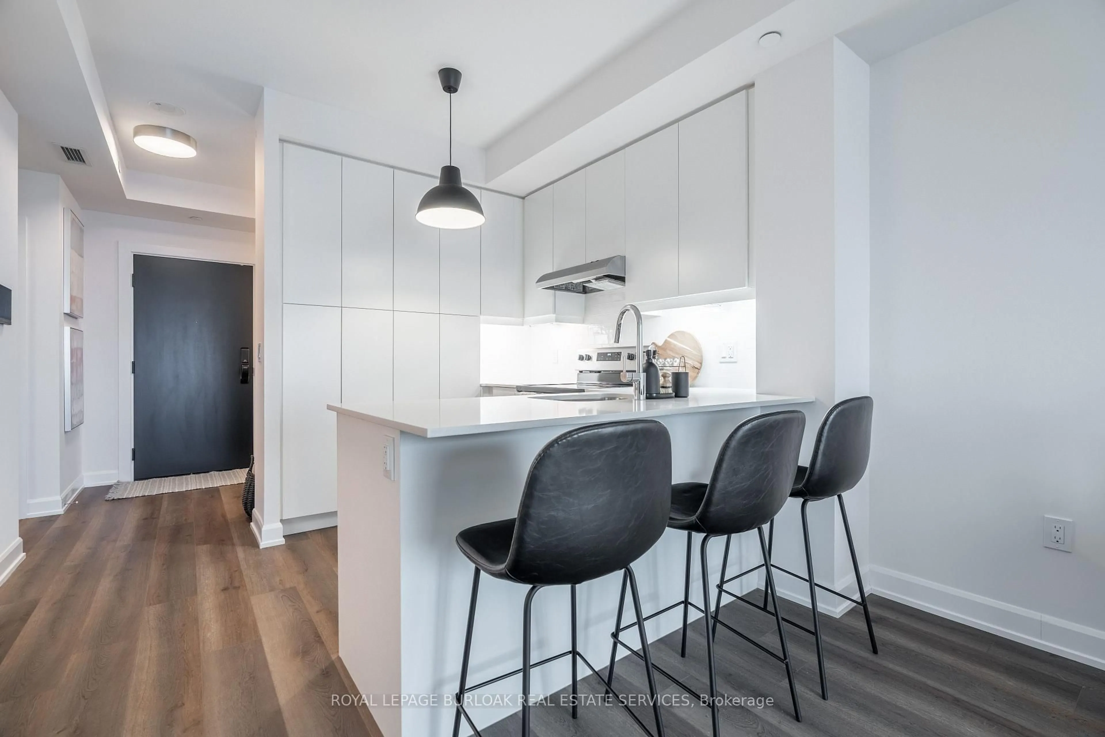 Open concept kitchen, unknown for 3200 William Coltson Ave #411, Oakville Ontario L6H 7W6