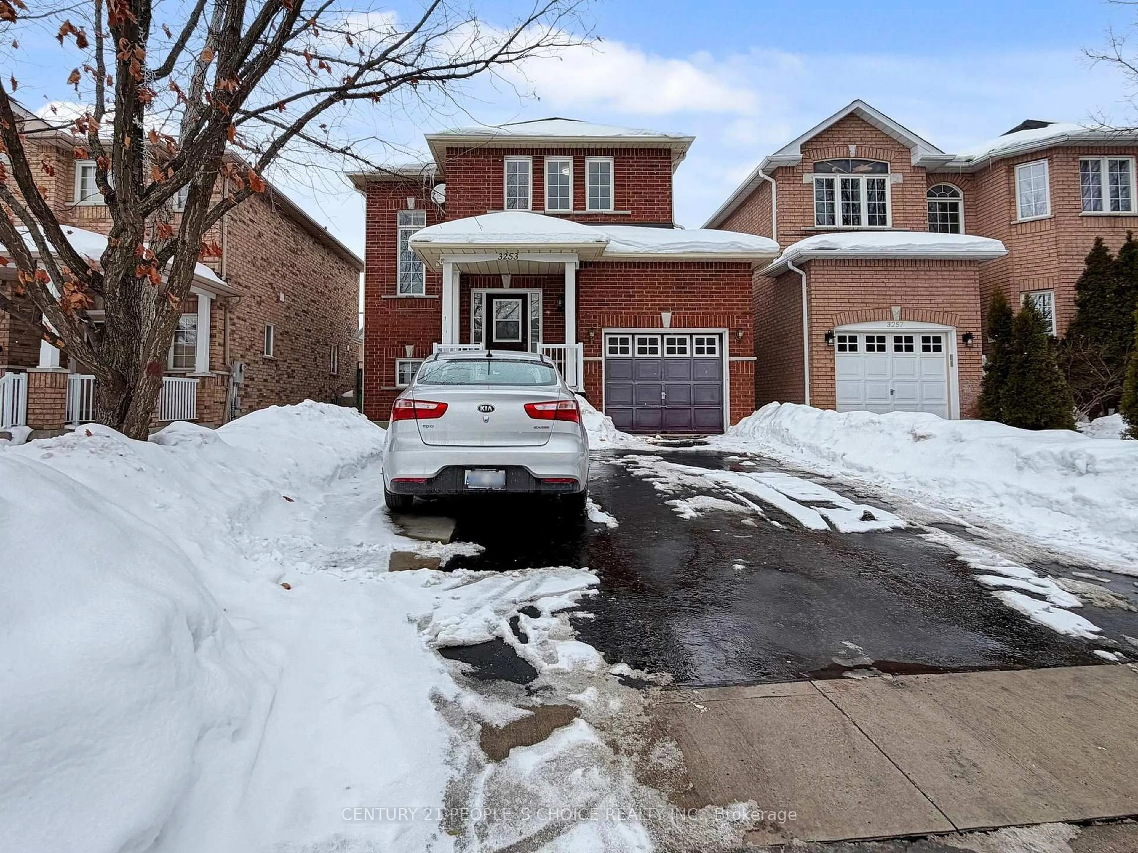 Home with brick exterior material, street for 3253 Bruzan Cres, Mississauga Ontario L5N 8E7