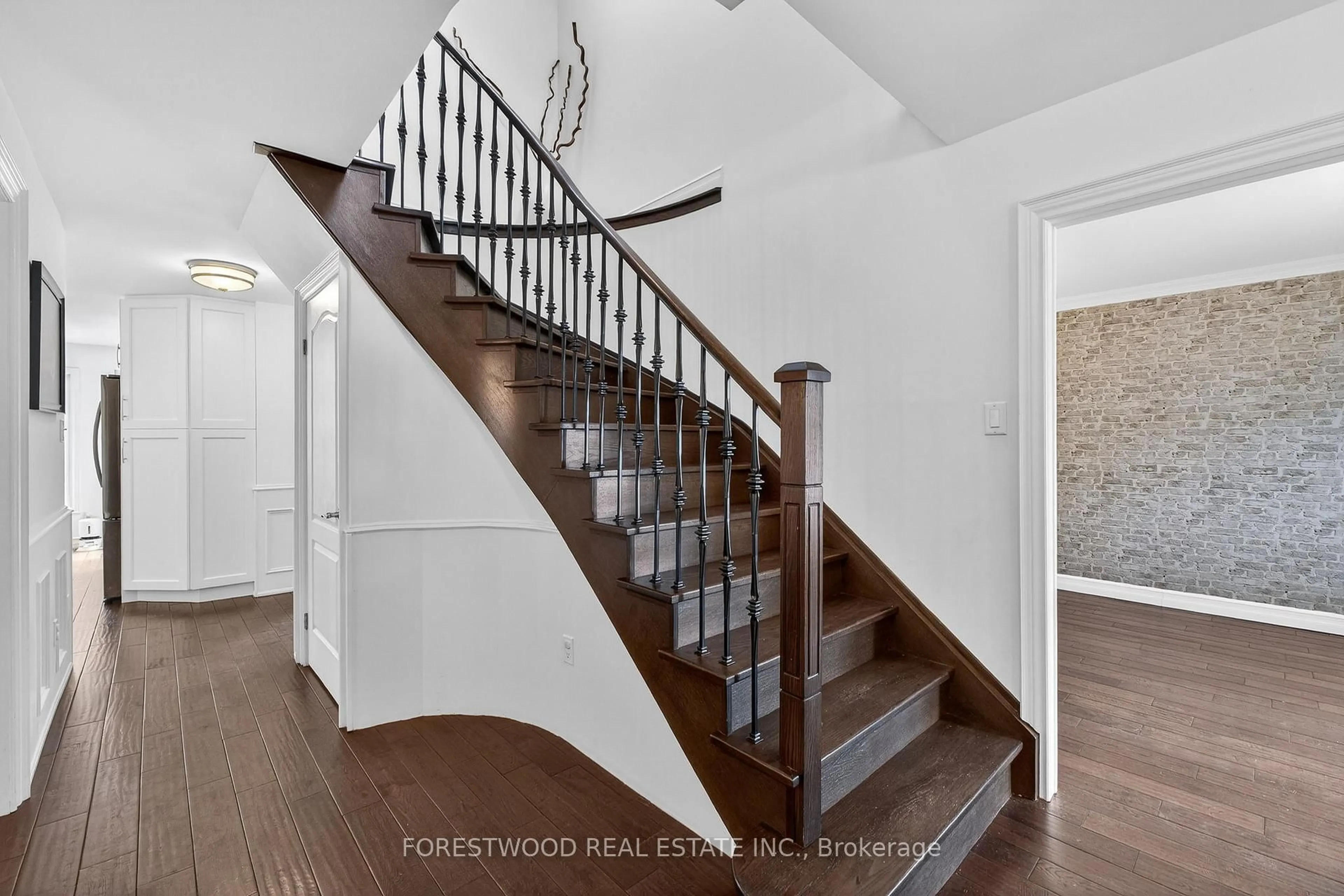 Stairs for 3623 Kelso Cres, Mississauga Ontario L5L 4R9