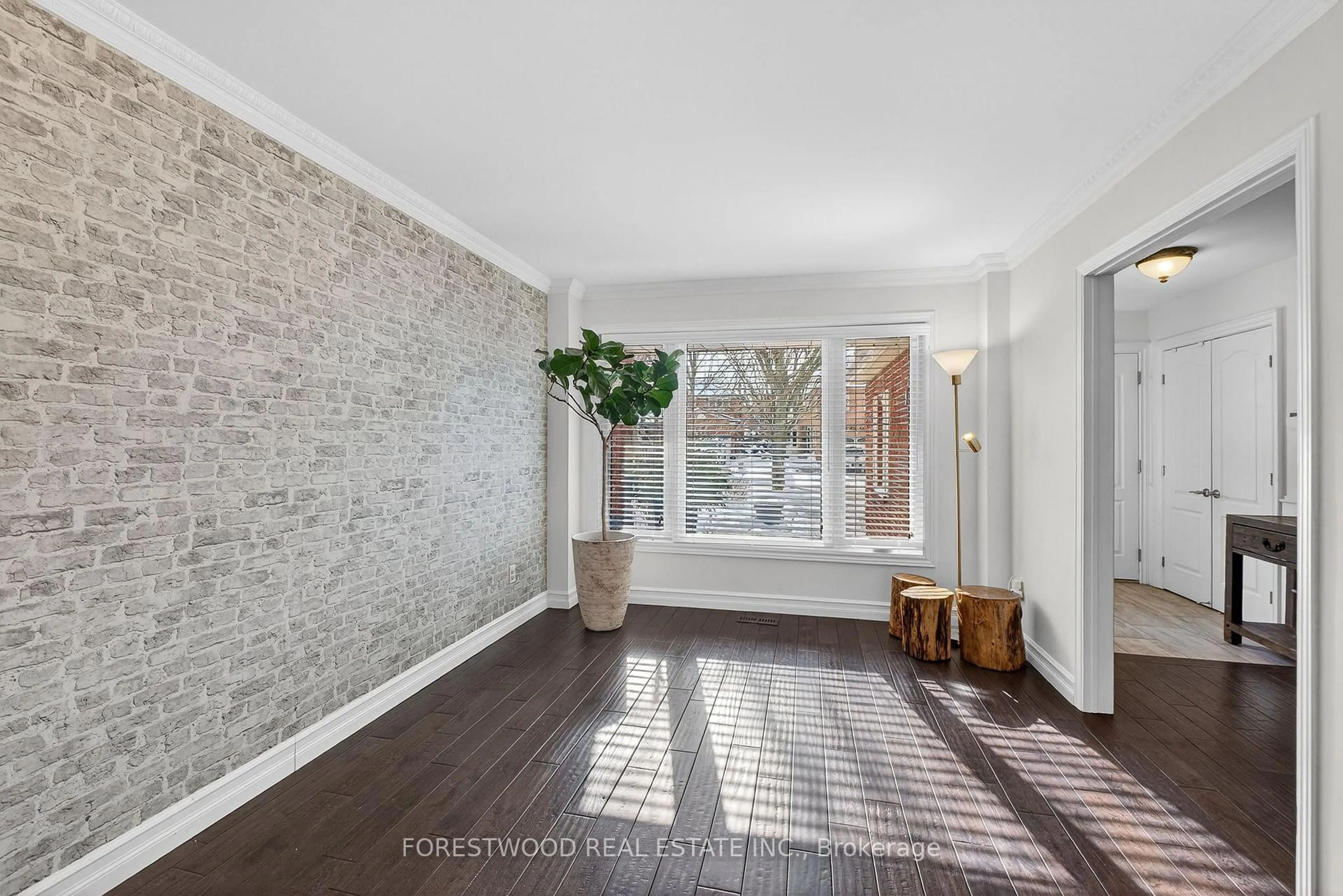 Indoor entryway for 3623 Kelso Cres, Mississauga Ontario L5L 4R9