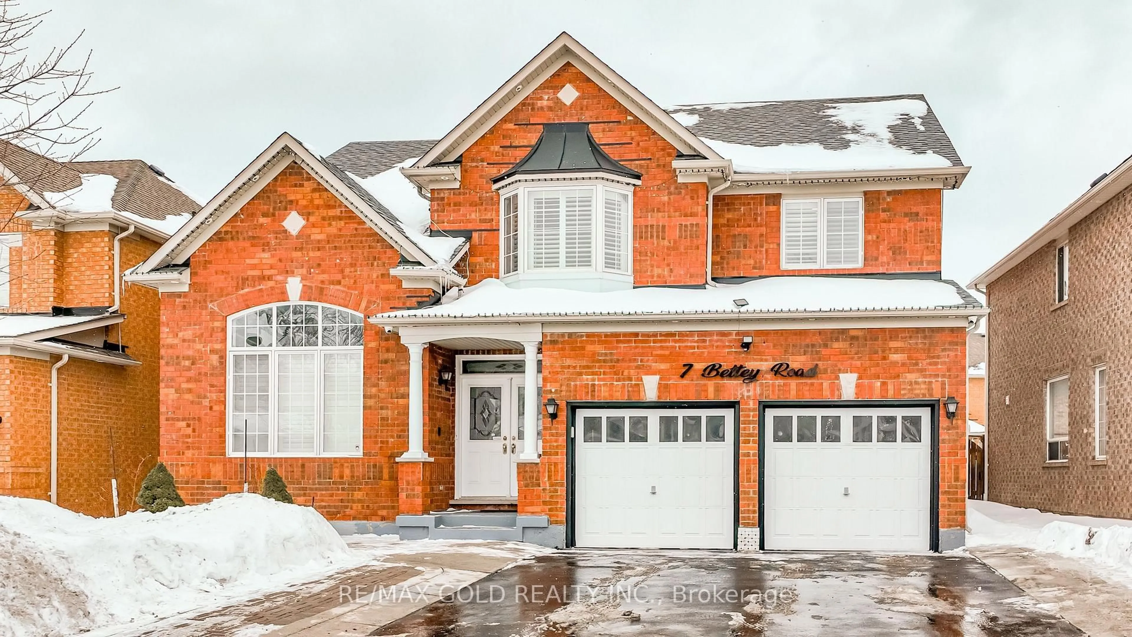 Home with brick exterior material, street for 7 Bettey Rd, Brampton Ontario L6P 1S9