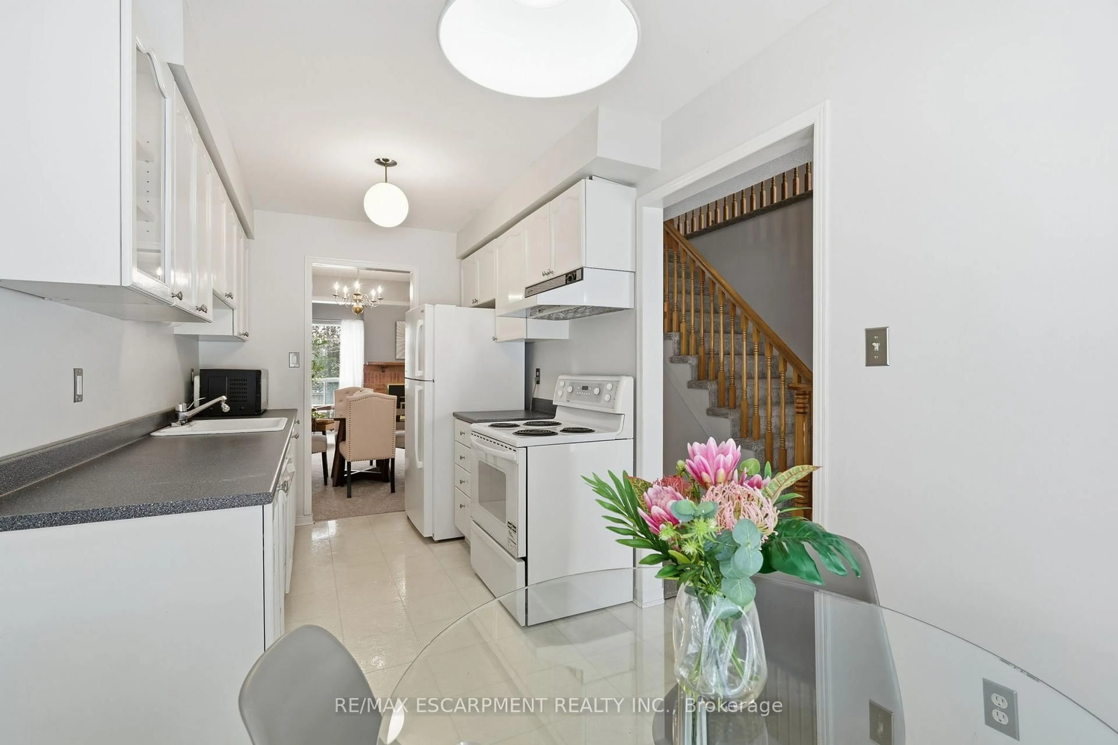 Unknown for 2047 Chrisdon Rd, Burlington Ontario L7M 3W9