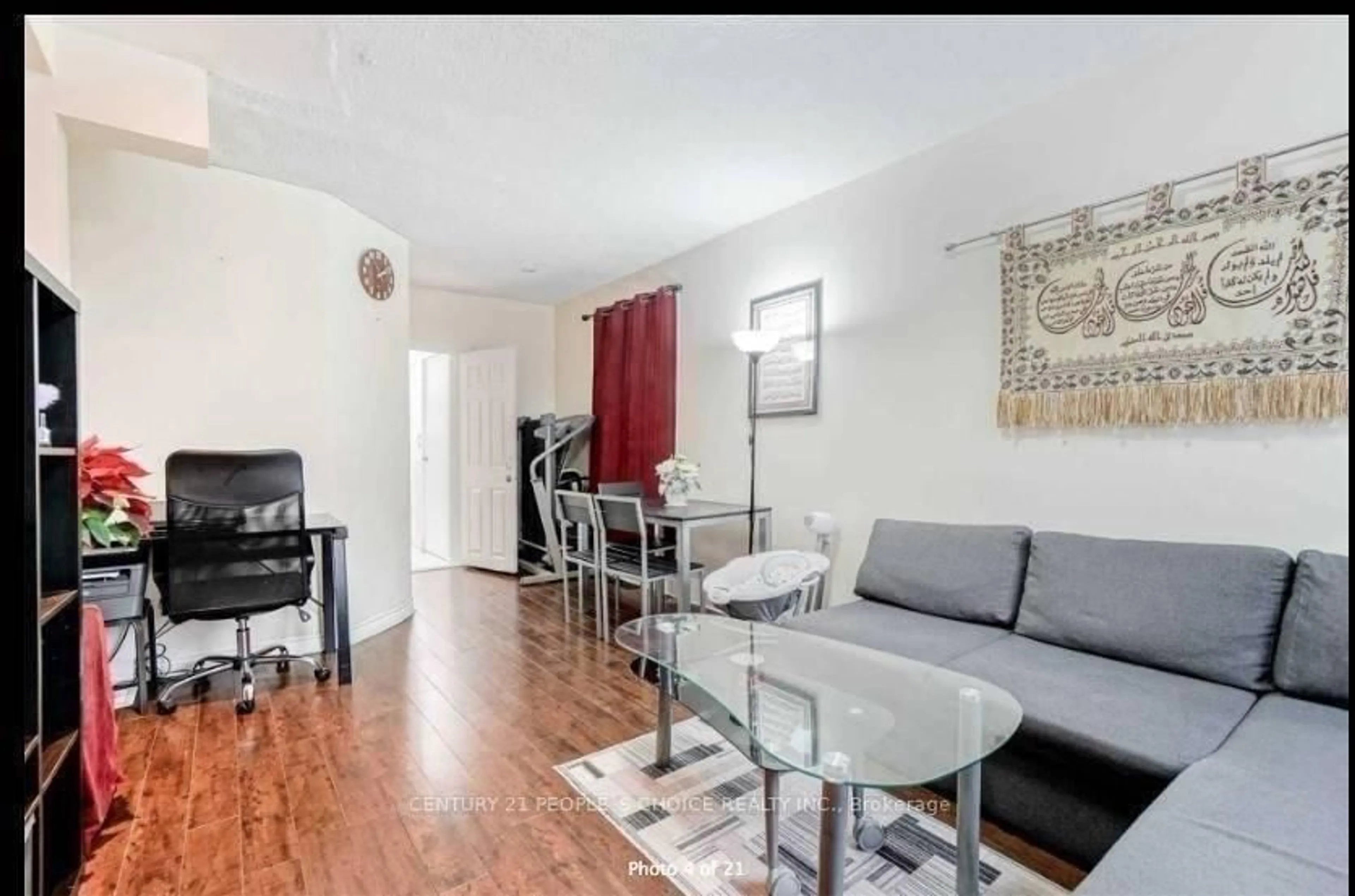 A pic of a room for 681 Jane St, Toronto Ontario M6N 4A6
