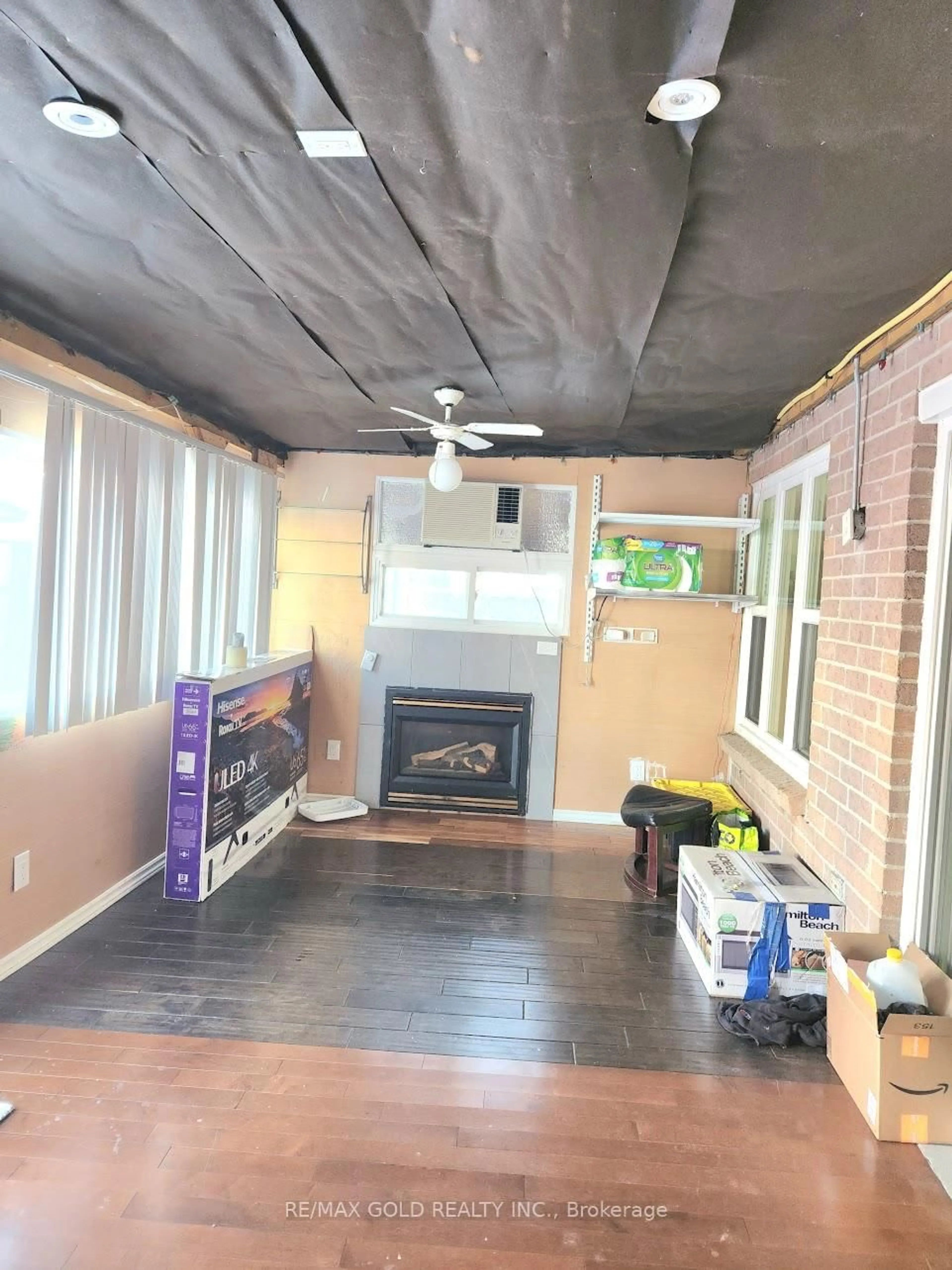 A pic of a room for 35 Kirk Dr, Brampton Ontario L6X 4E6