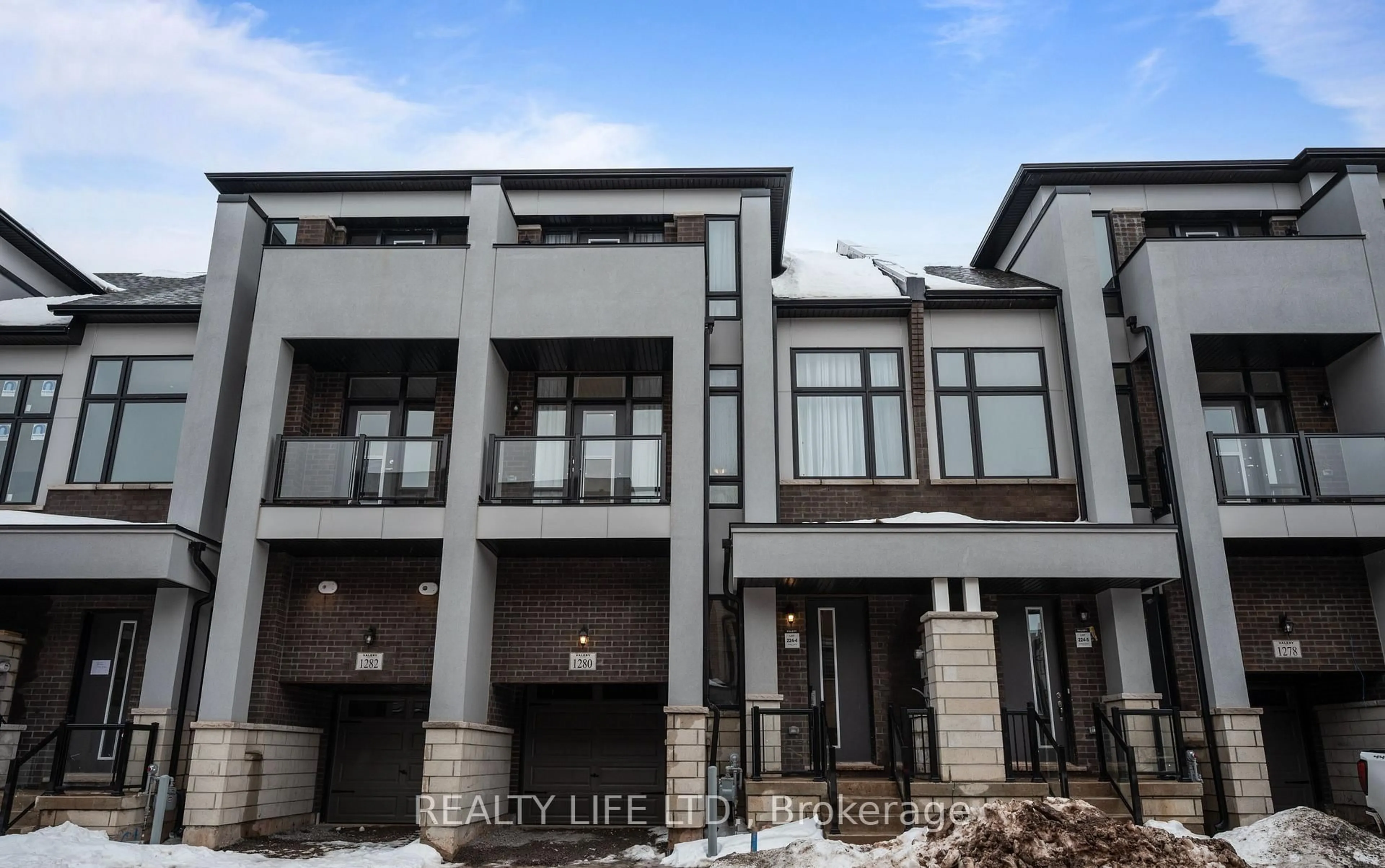 Home with brick exterior material, unknown for 1280 Anthonia Tr, Oakville Ontario L6H 7Y6