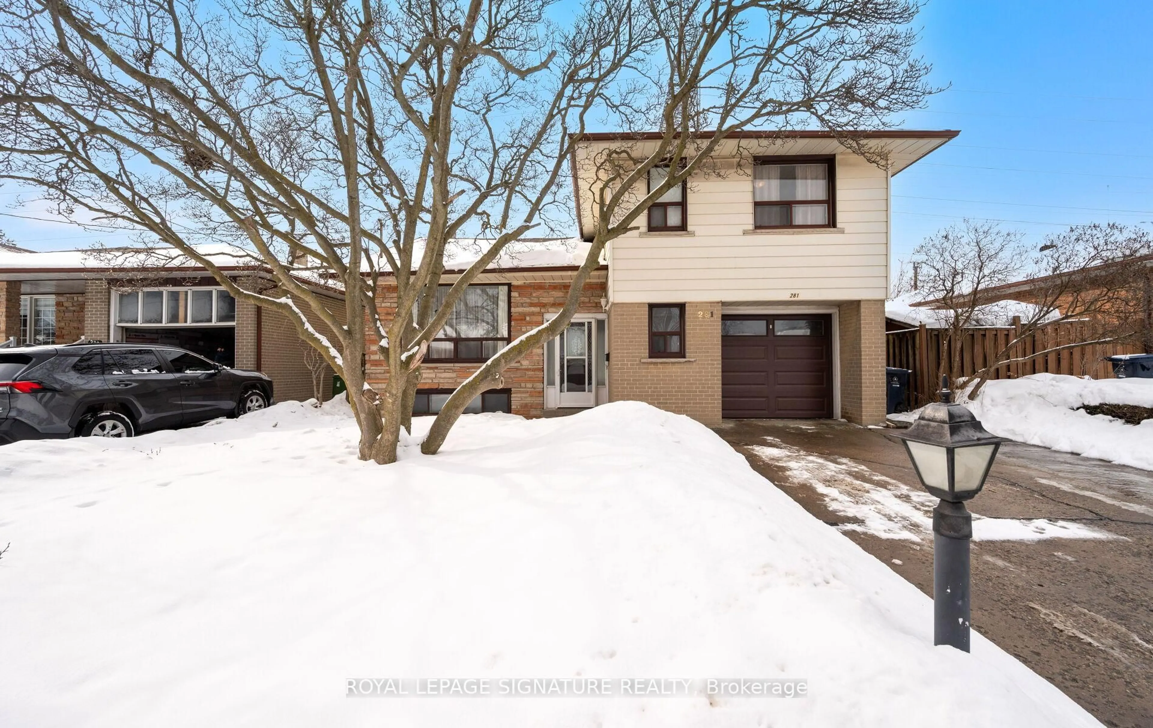 A pic from outside/outdoor area/front of a property/back of a property/a pic from drone, street for 281 Jeffcoat Dr, Toronto Ontario M9W 3E4