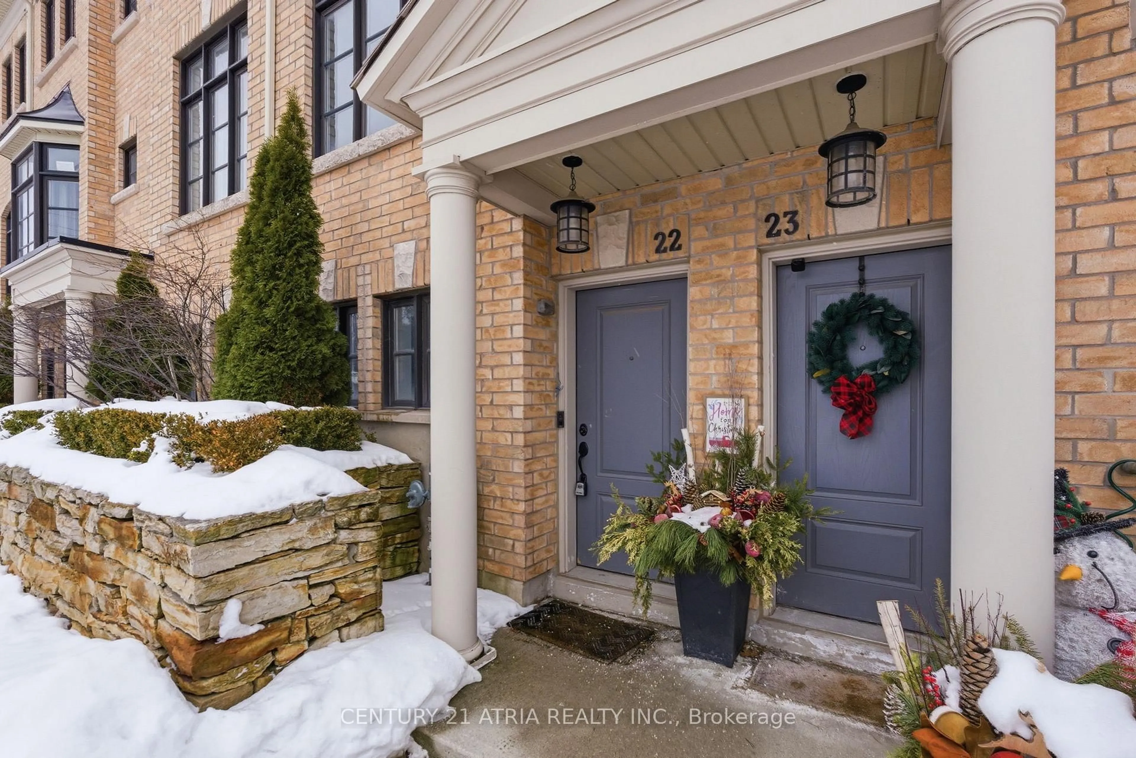 Indoor entryway for 2172 Trafalgar Rd #22, Oakville Ontario L6H 0N4