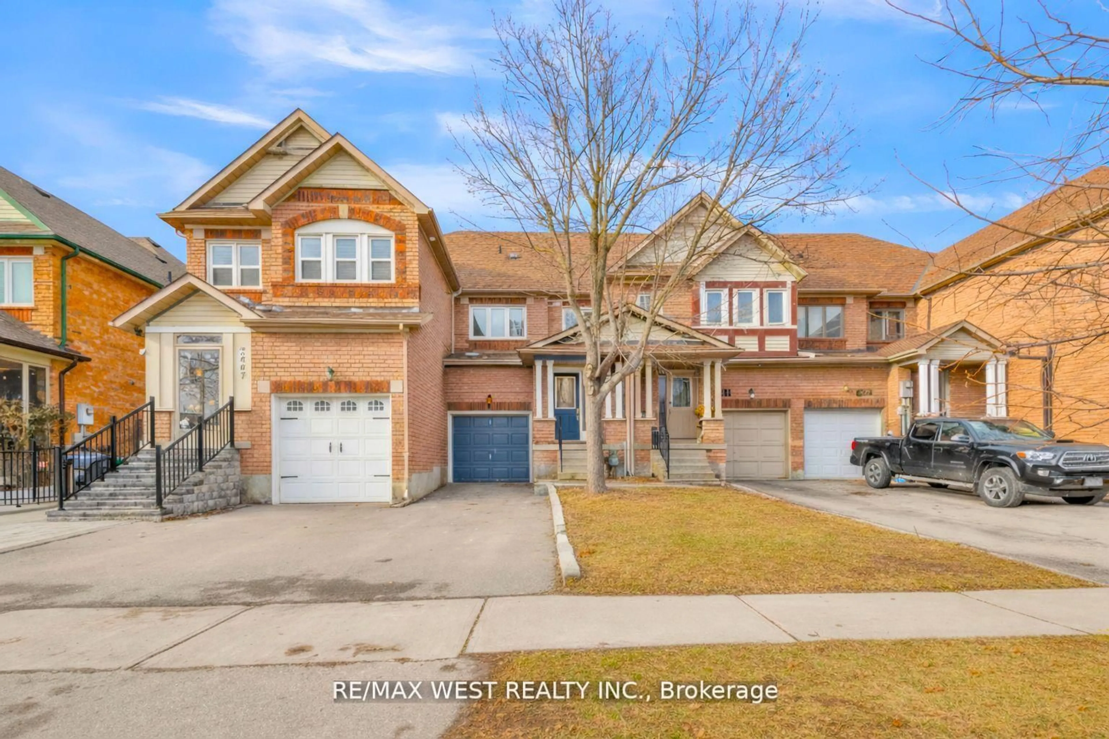 Home with brick exterior material, street for 3865 Allcroft Rd, Mississauga Ontario L5N 7E3