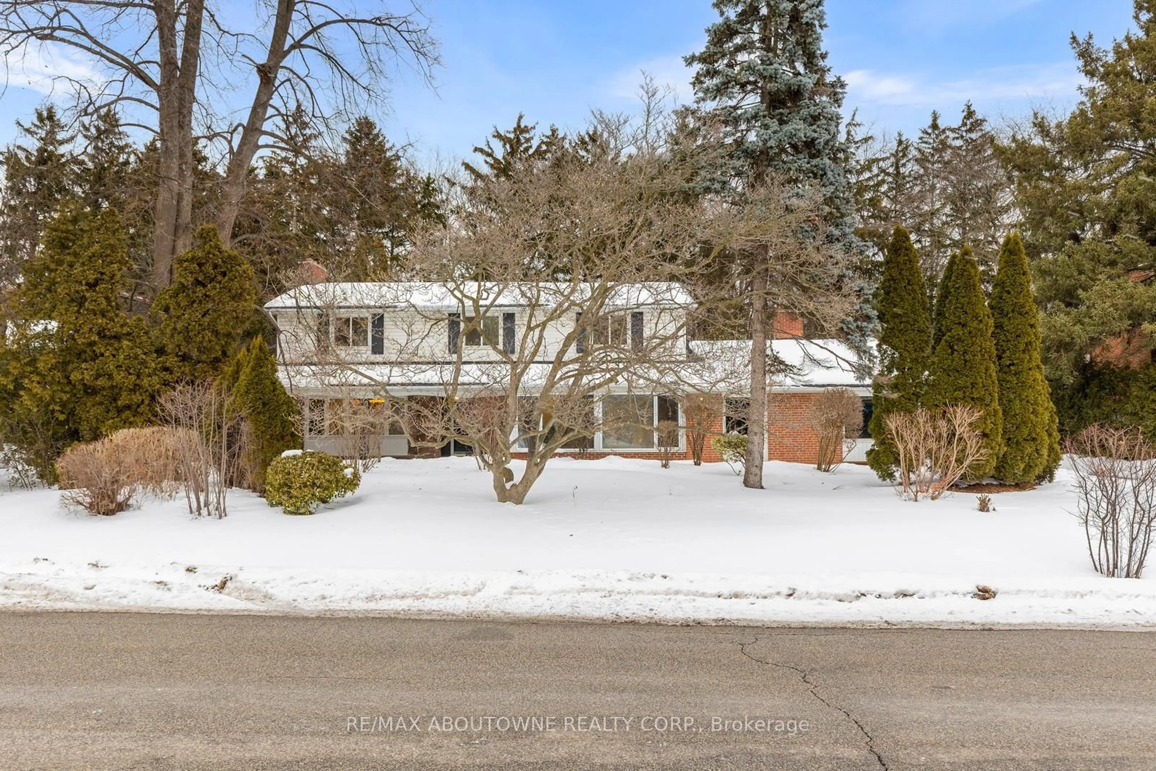 Unknown for 145 Wolfdale Ave, Oakville Ontario L6L 4R9