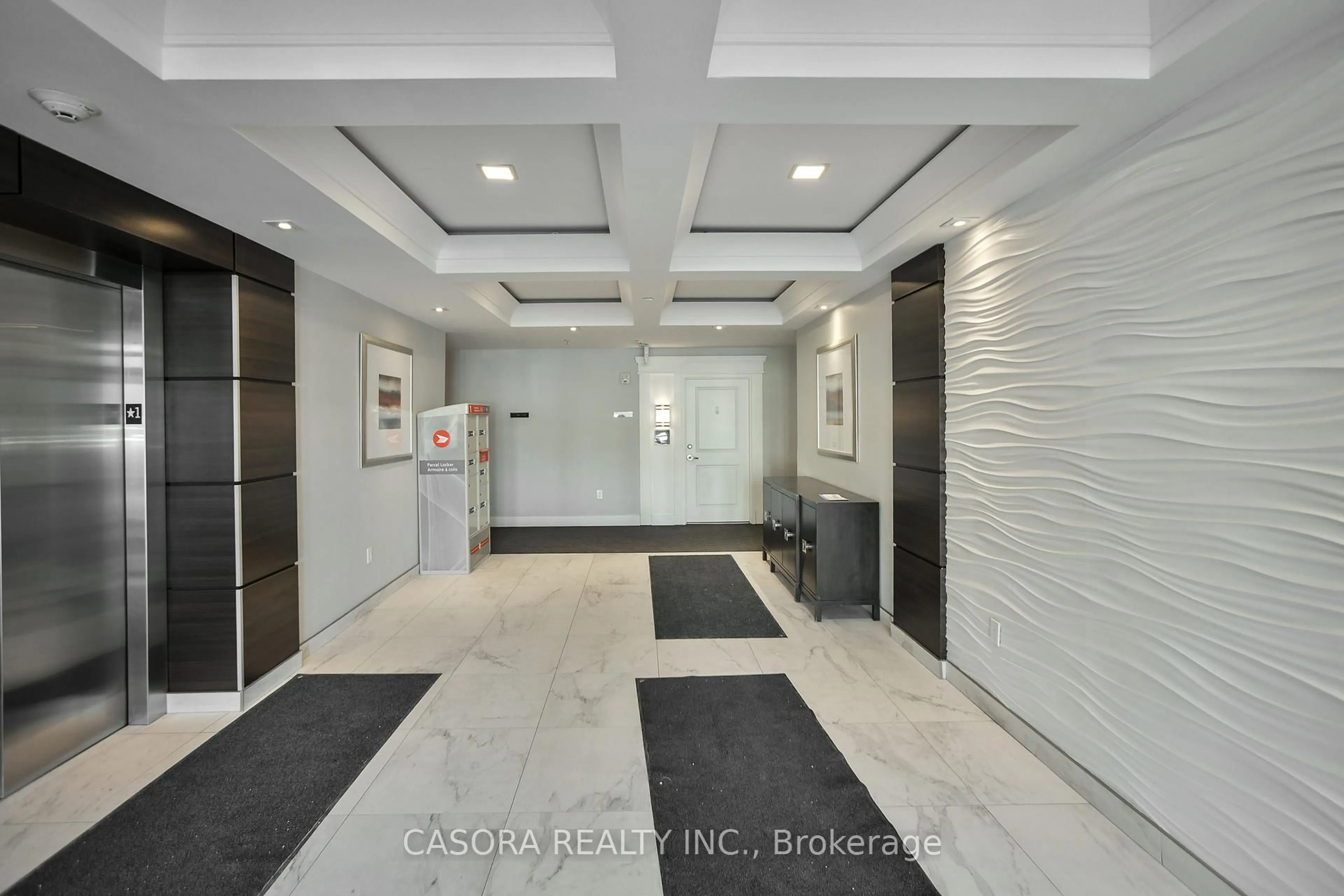 Indoor foyer for 640 Sauve St #111, Milton Ontario L9T 9A7