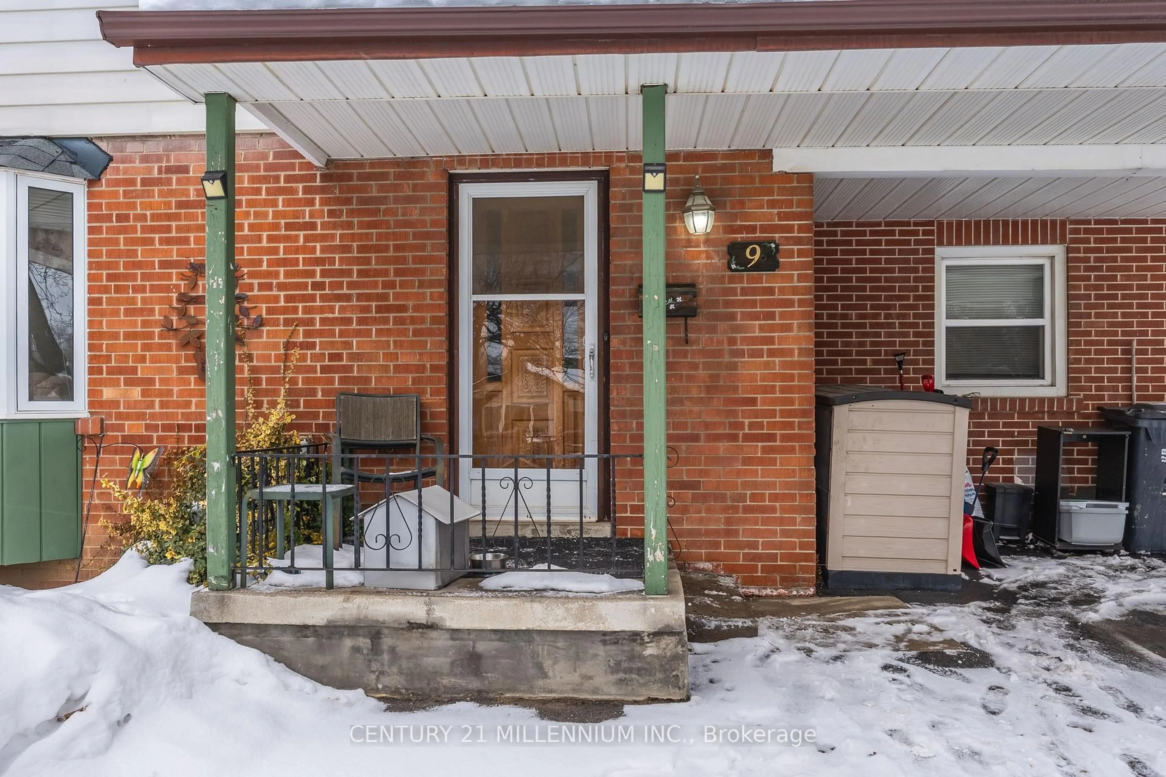 Unknown for 9 Crestview Ave, Brampton Ontario L6W 2R7