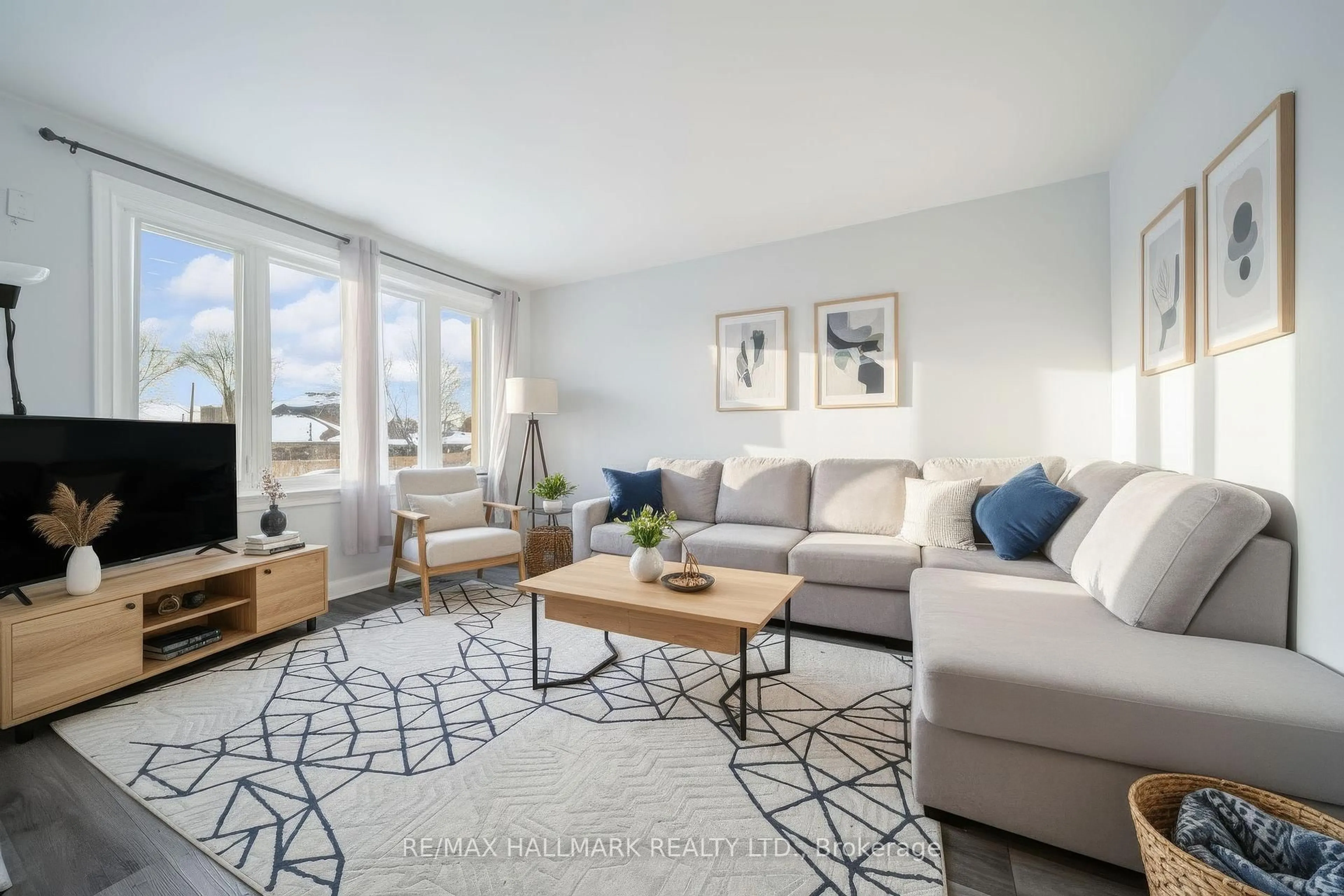 Living room with furniture, unknown for 1 Tumpane St, Toronto Ontario M3M 1L5