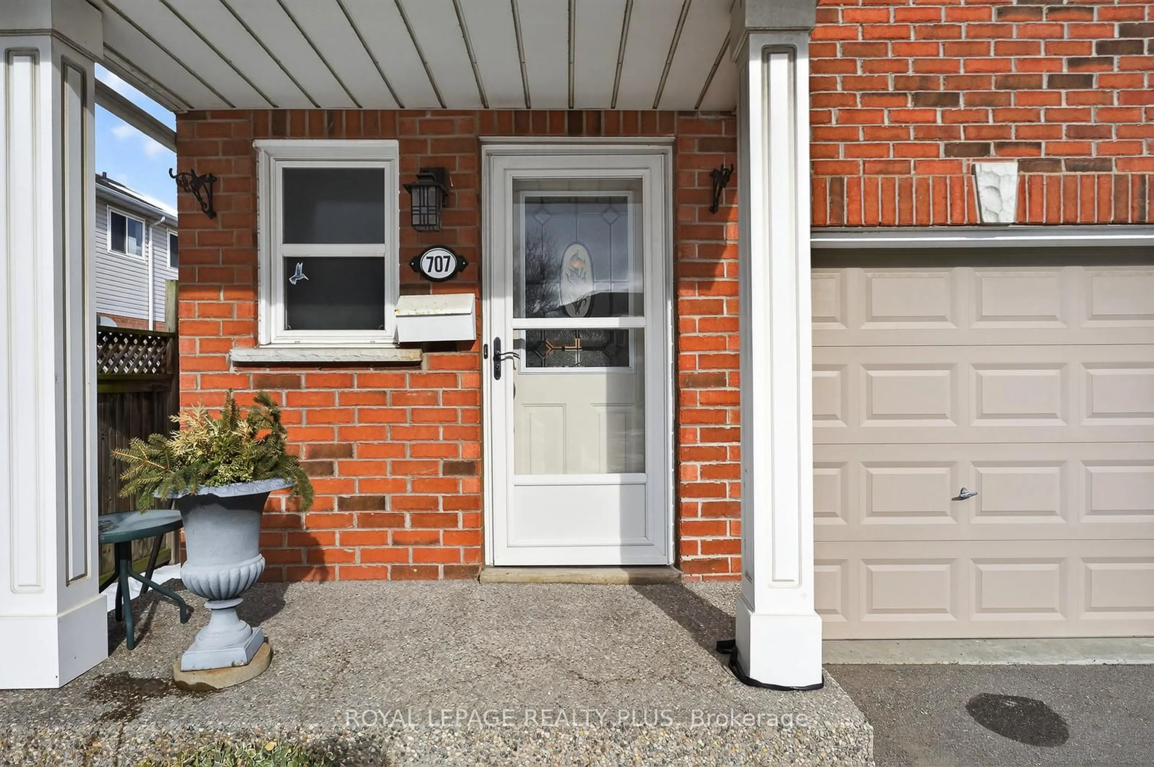 Unknown for 707 Inverary Rd, Burlington Ontario L7L 2M1