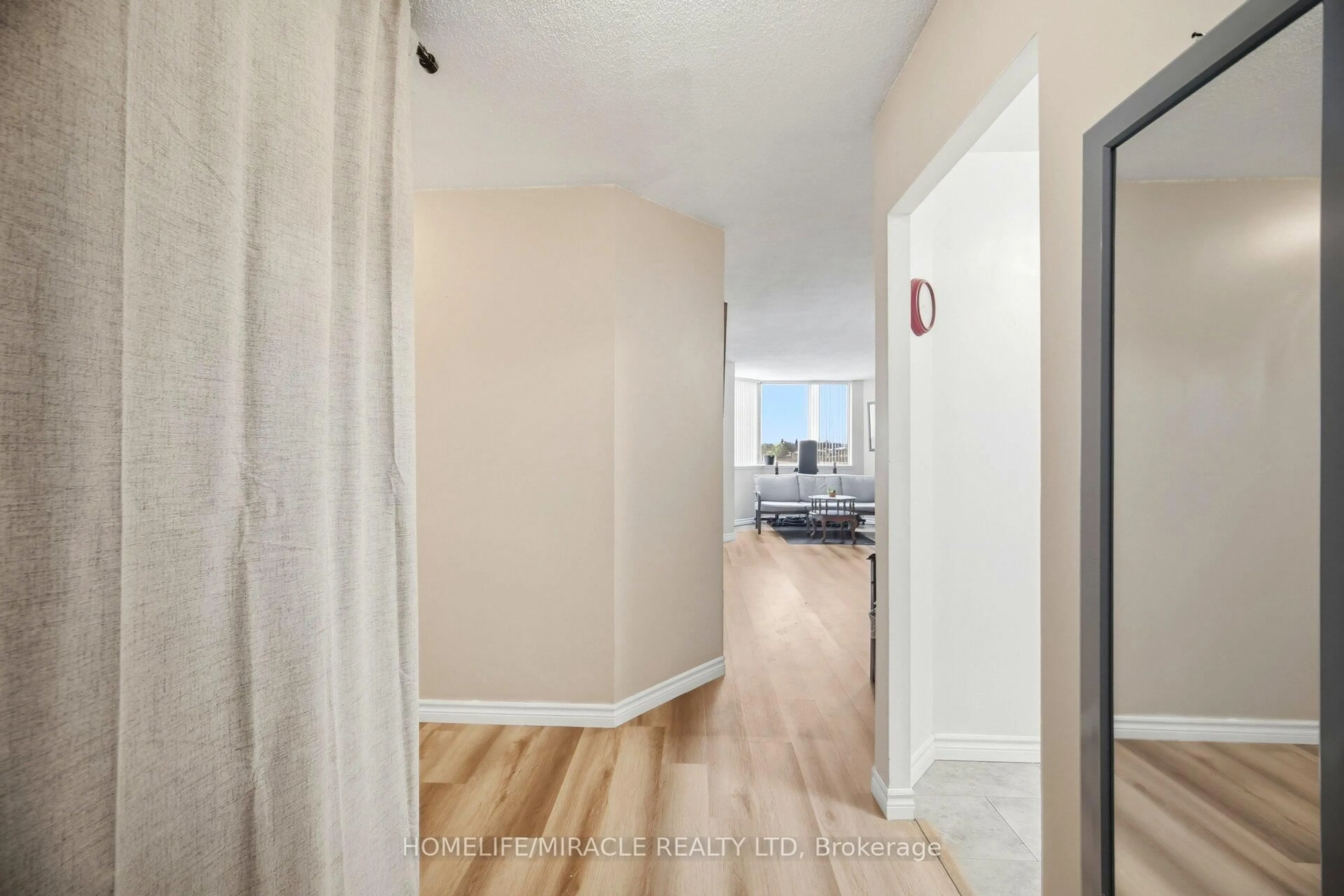 Indoor entryway for 234 Albion Rd #610, Toronto Ontario M9W 6A5