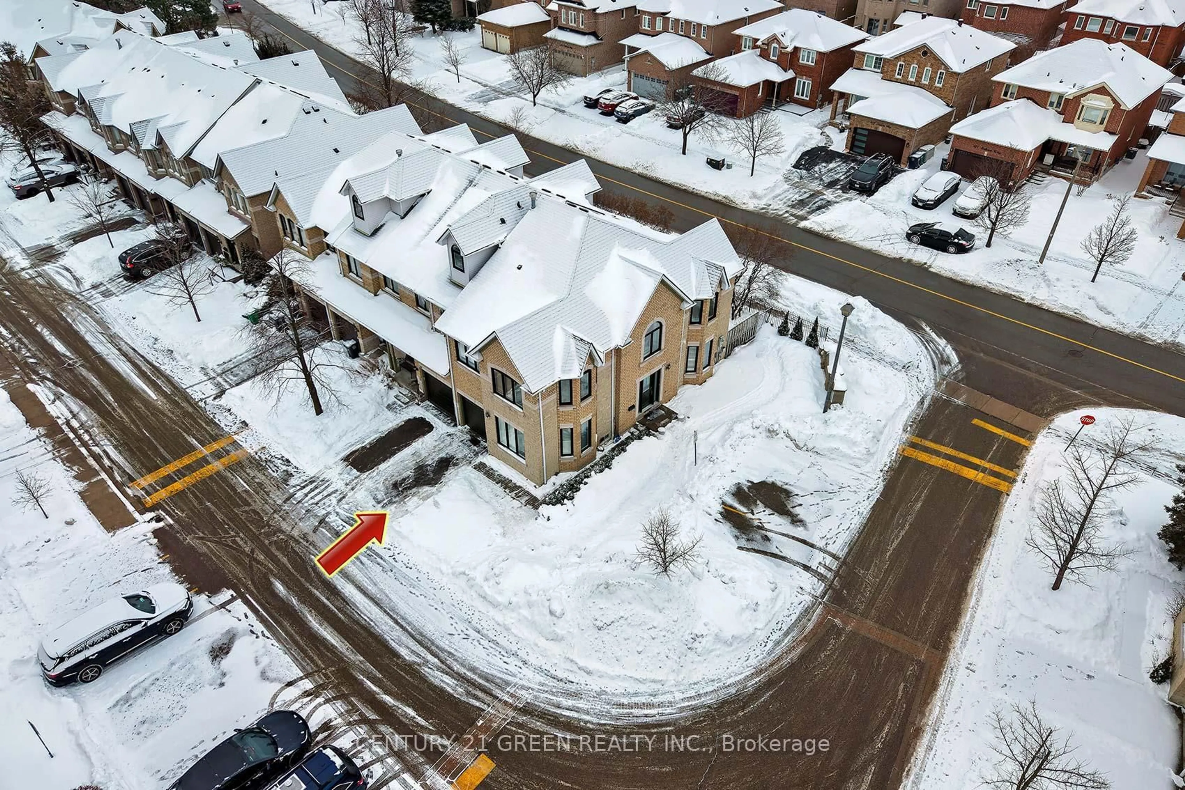A pic from outside/outdoor area/front of a property/back of a property/a pic from drone, street for 455 Apache Crt #170, Mississauga Ontario L4Z 3W8
