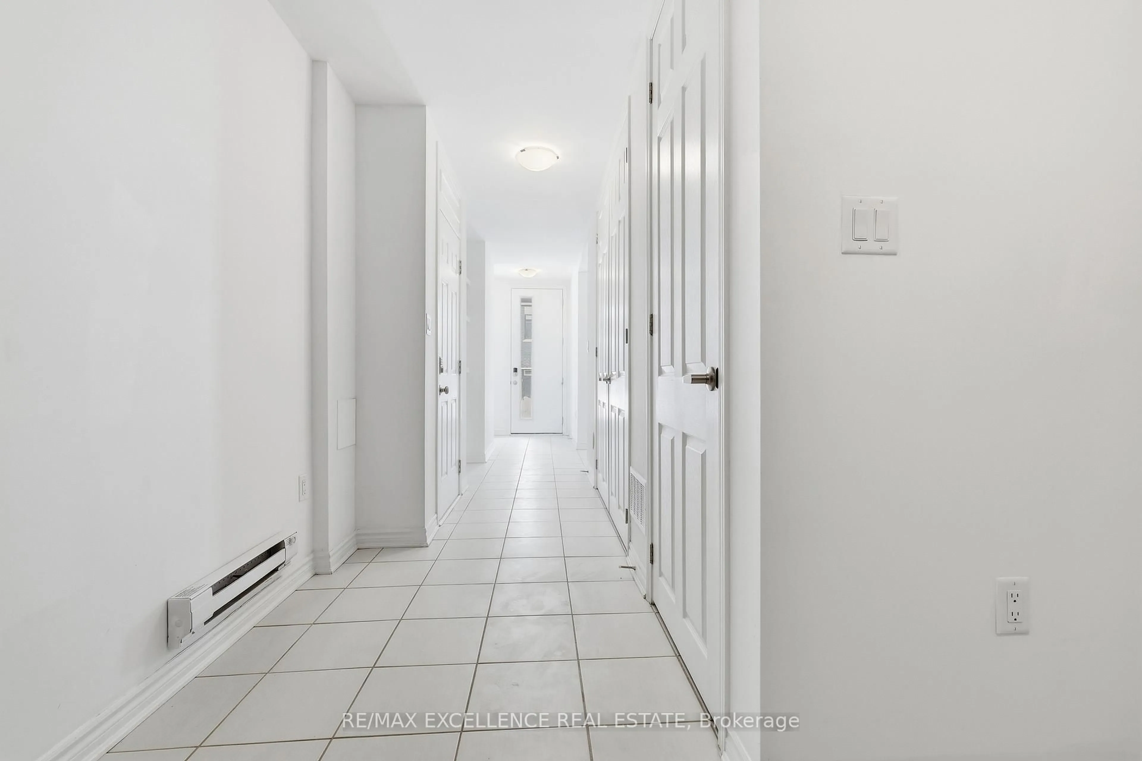 Indoor foyer for 147 Keppel Circ, Brampton Ontario L7A 5K5