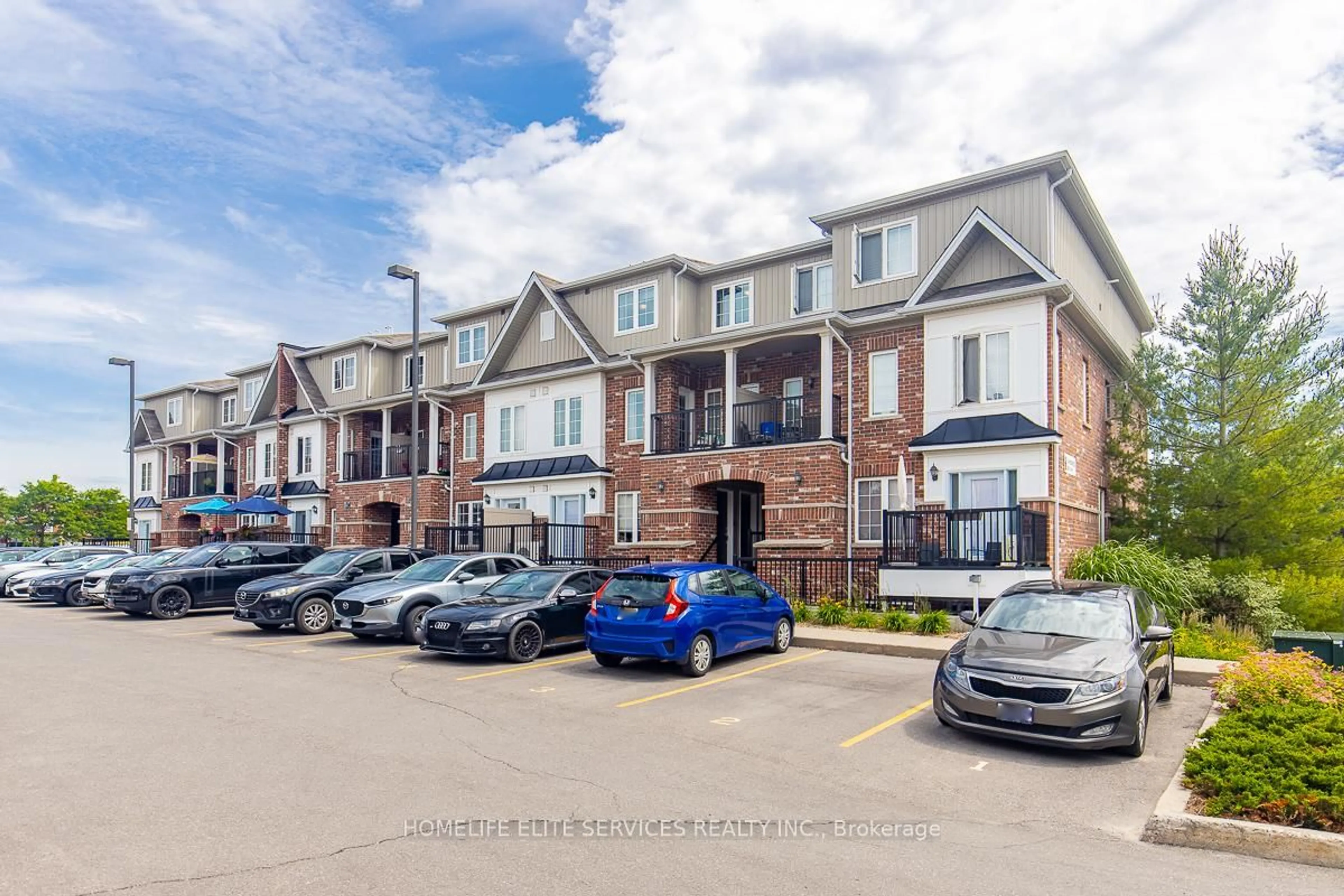 A pic from outside/outdoor area/front of a property/back of a property/a pic from drone, street for 5 Armstrong St #26, Orangeville Ontario L9W 0C5