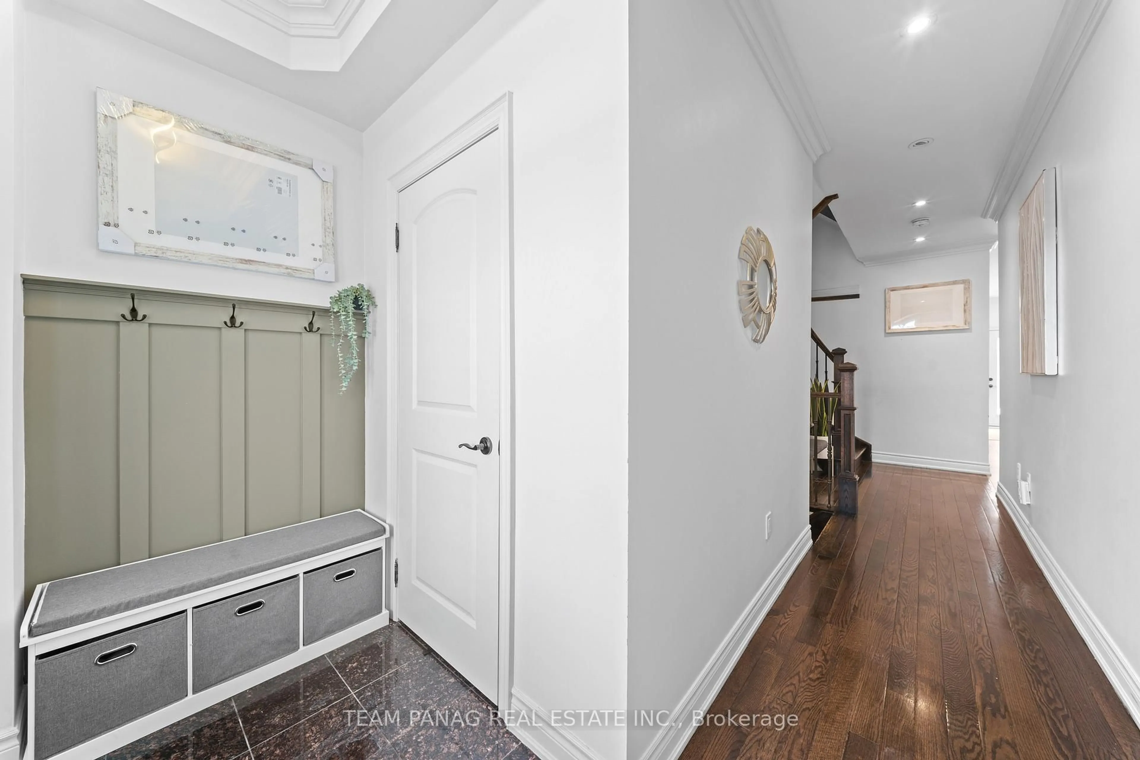 Indoor entryway for 87 Haviland Circ, Brampton Ontario L6R 0T7