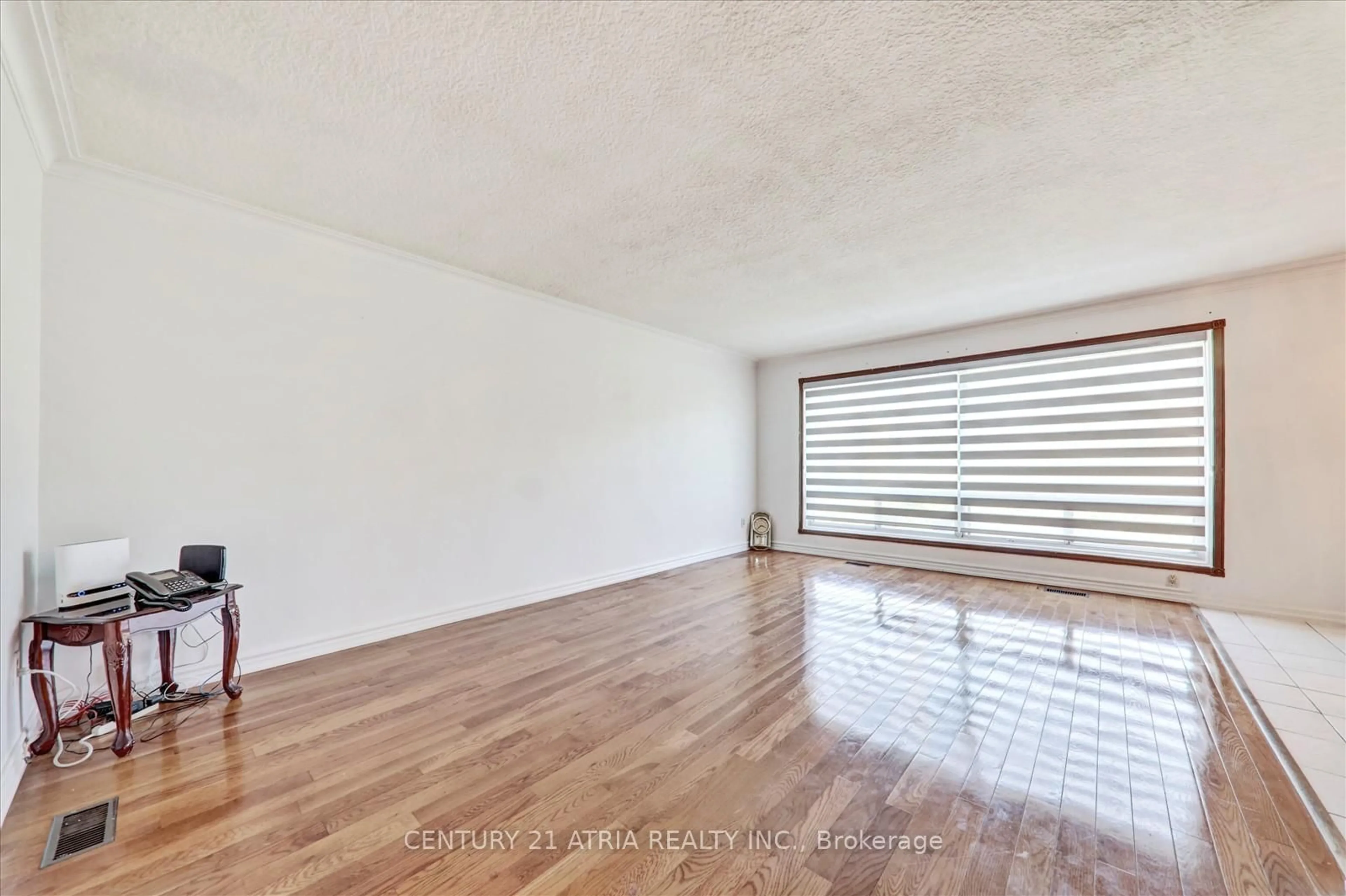 A pic of a room for 18 De Marco Blvd, Toronto Ontario M6L 2W1