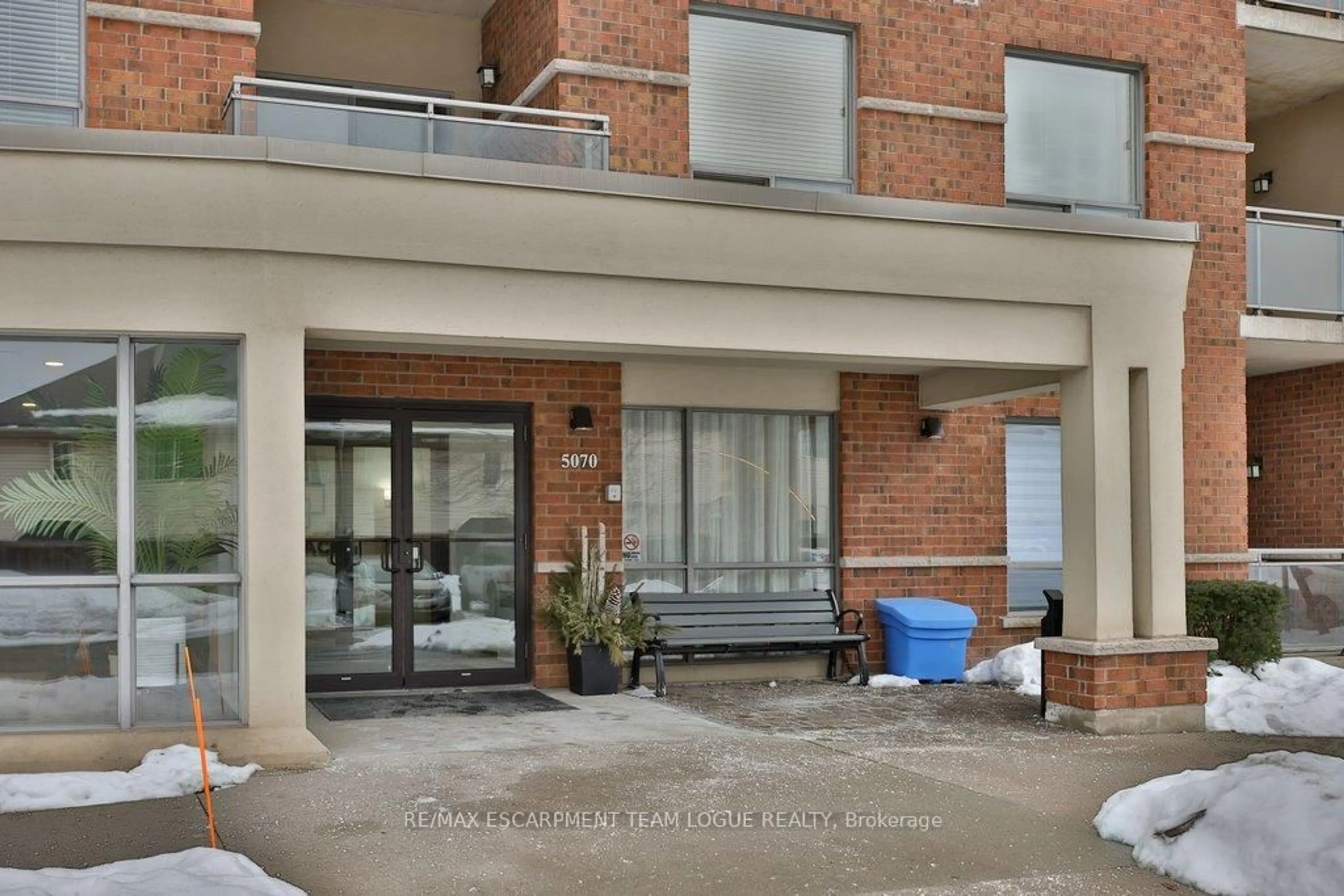 Unknown for 5070 Fairview St #312, Burlington Ontario L7L 0B8