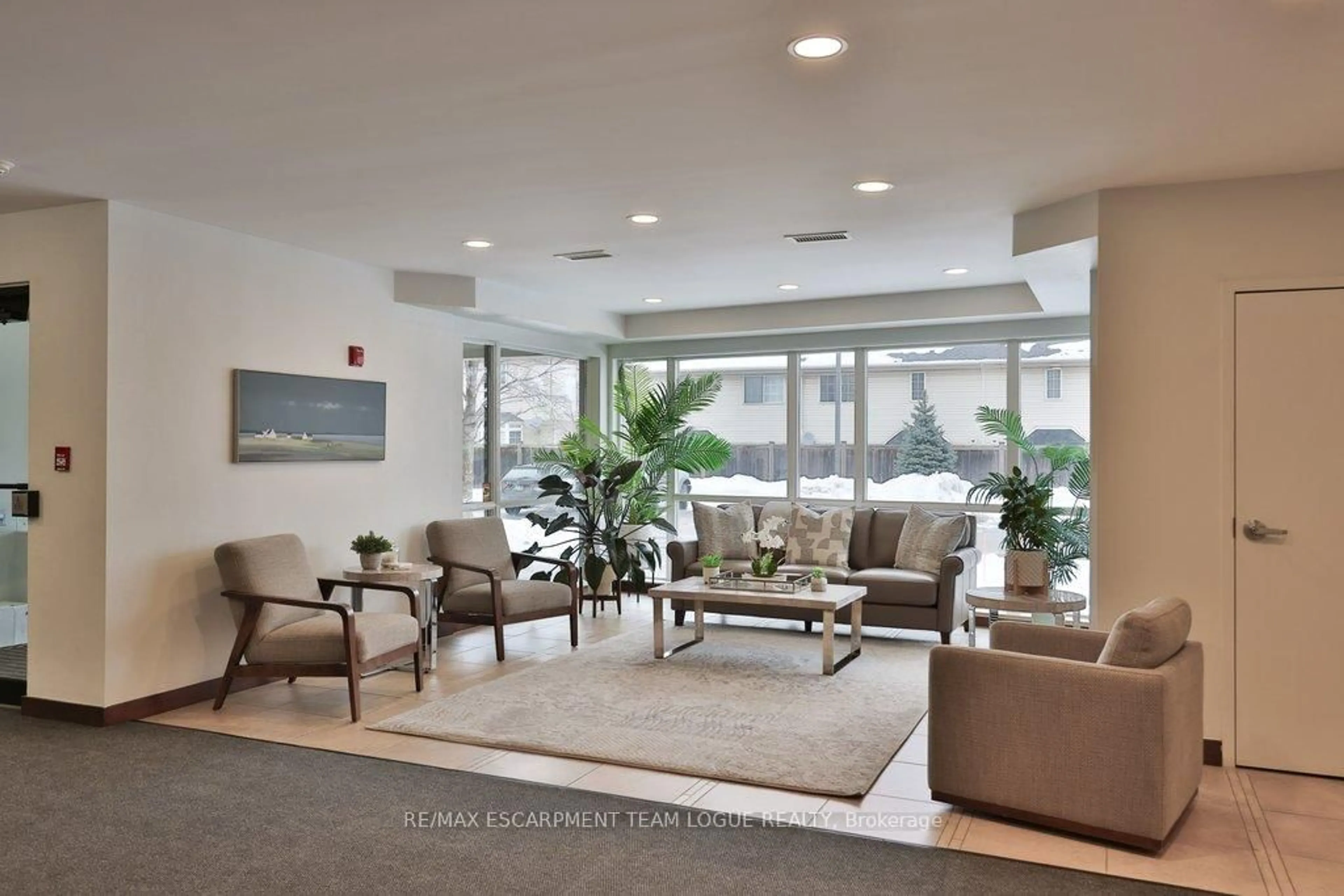 Lobby for 5070 Fairview St #312, Burlington Ontario L7L 0B8