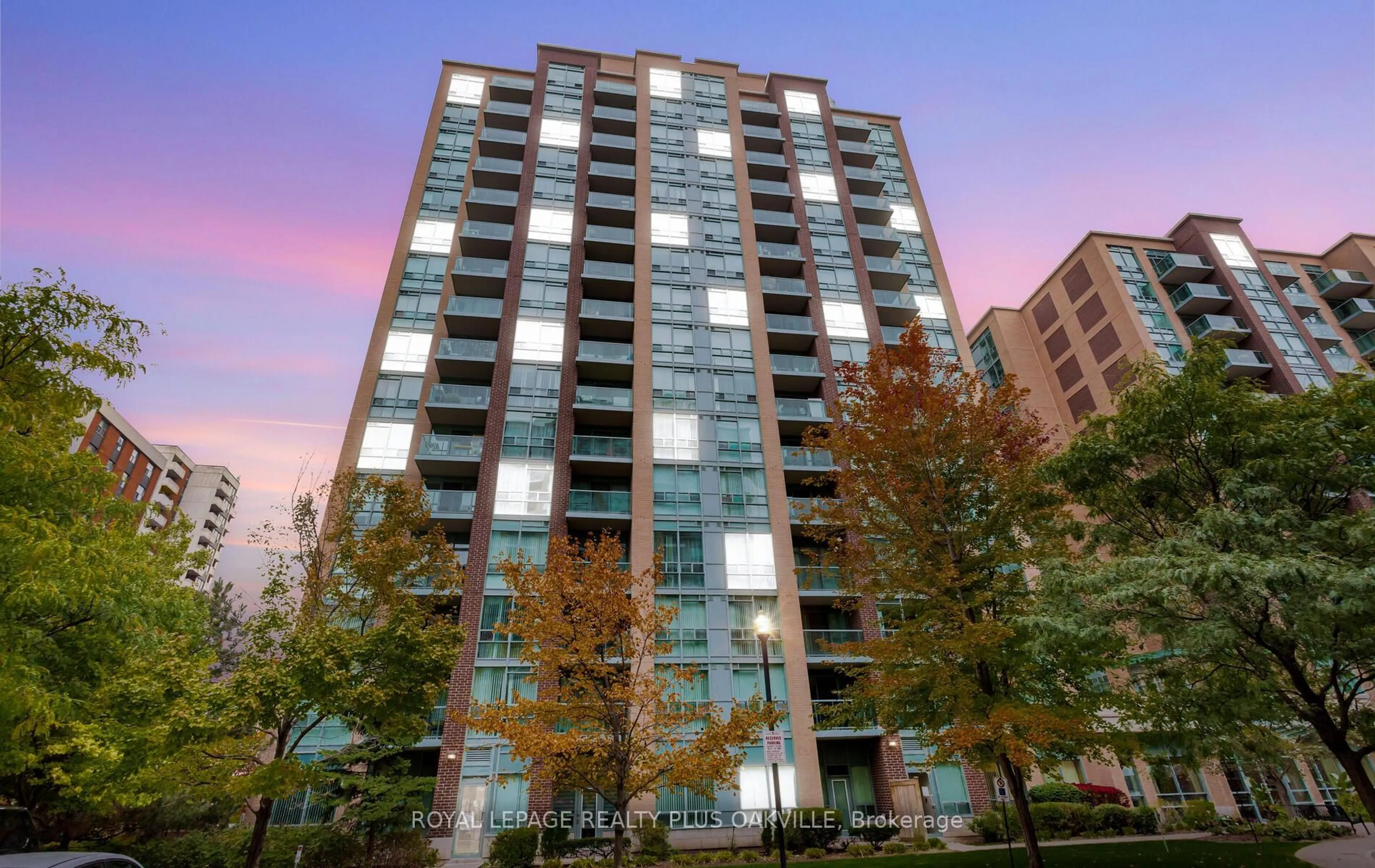 Unknown for 7 Michael Power Pl #LPH07, Toronto Ontario M9A 0A4