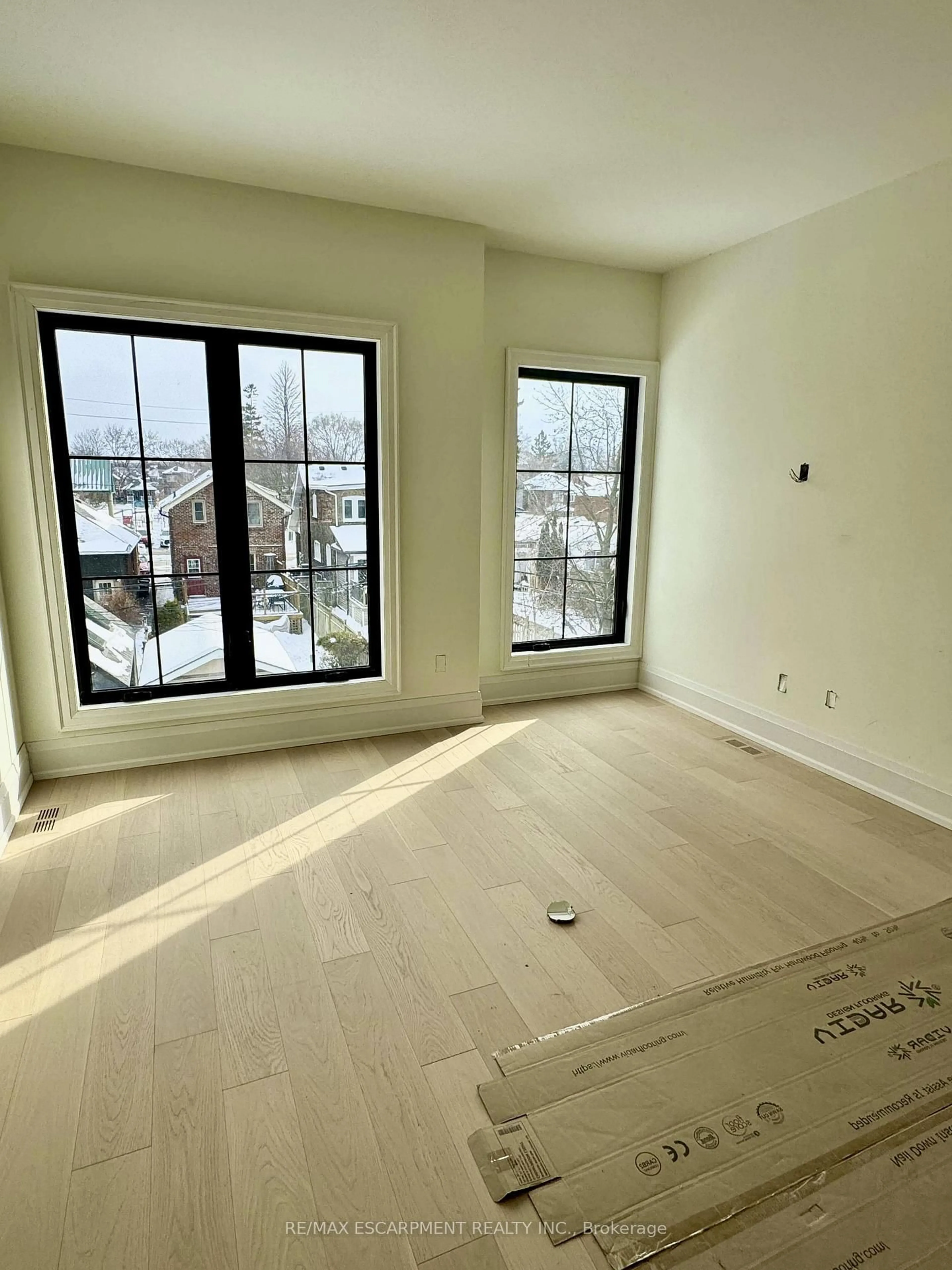 A pic of a room for 94 Fifth St, Toronto Ontario M8V 2Z3