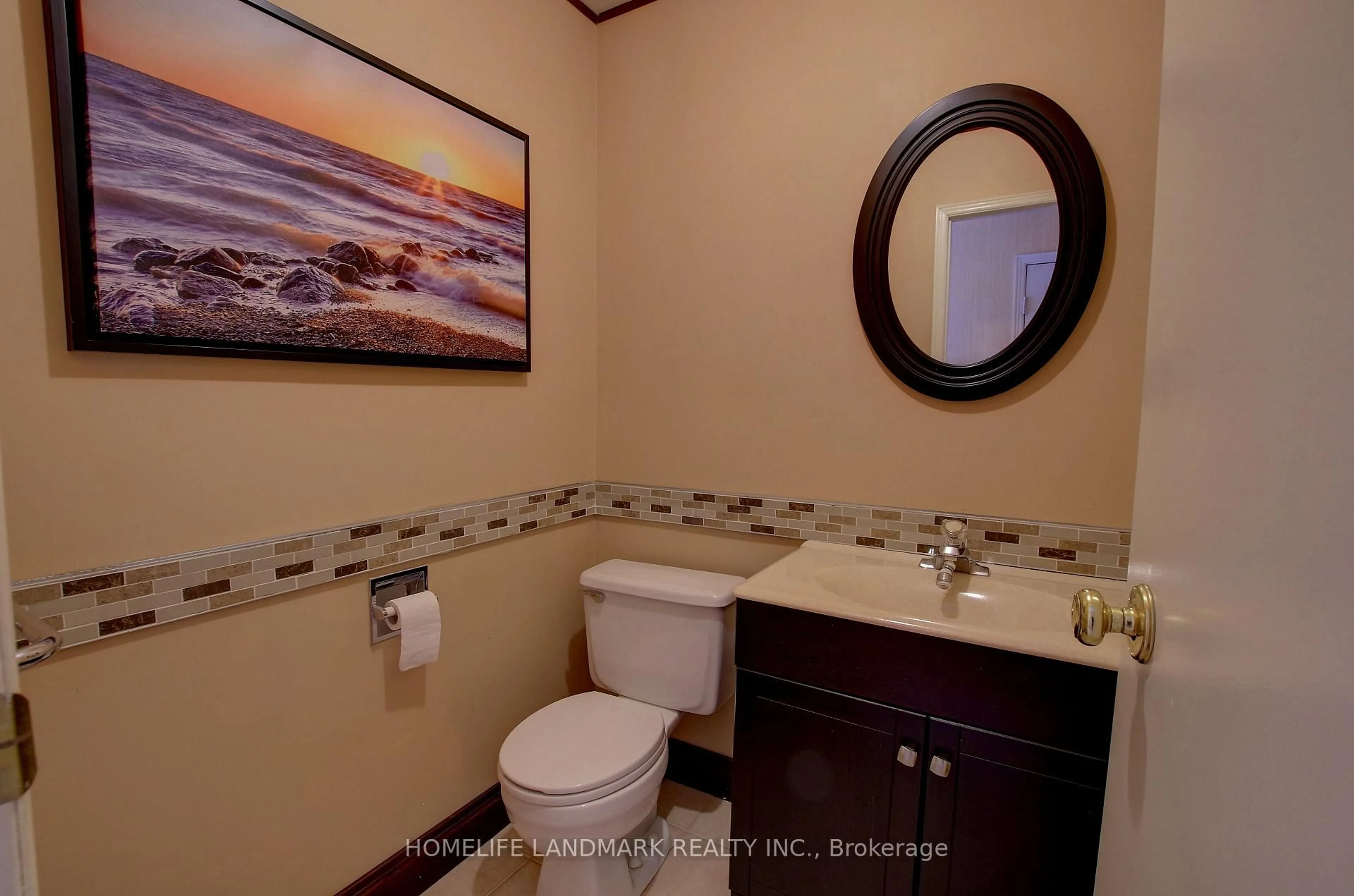 Standard bathroom, ceramic/tile floor for 1214 Kirstie Crt #62, Oakville Ontario L6H 5C8