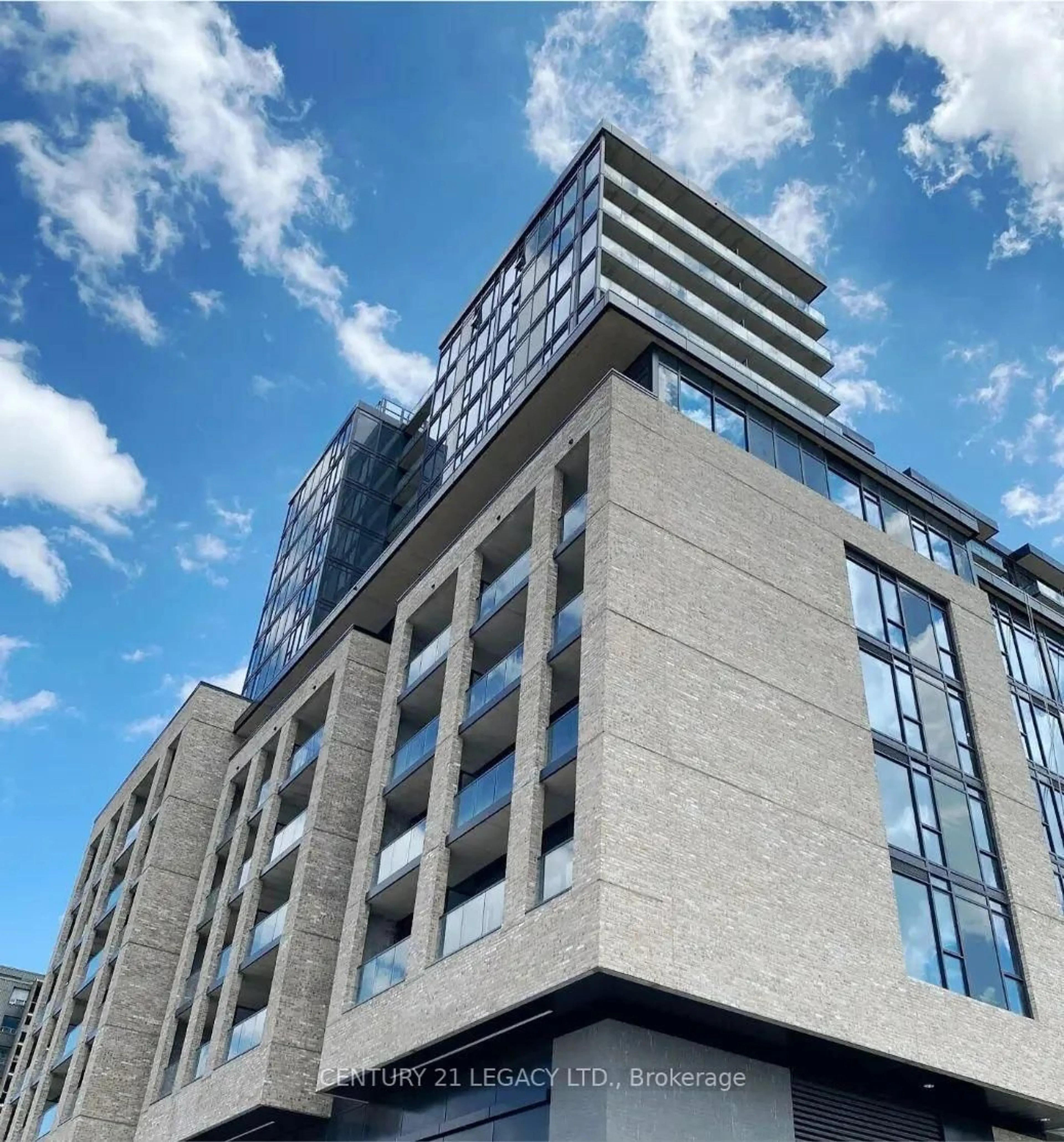 A pic from outside/outdoor area/front of a property/back of a property/a pic from drone, building for 86 Dundas St #821, Mississauga Ontario L5A 1W4
