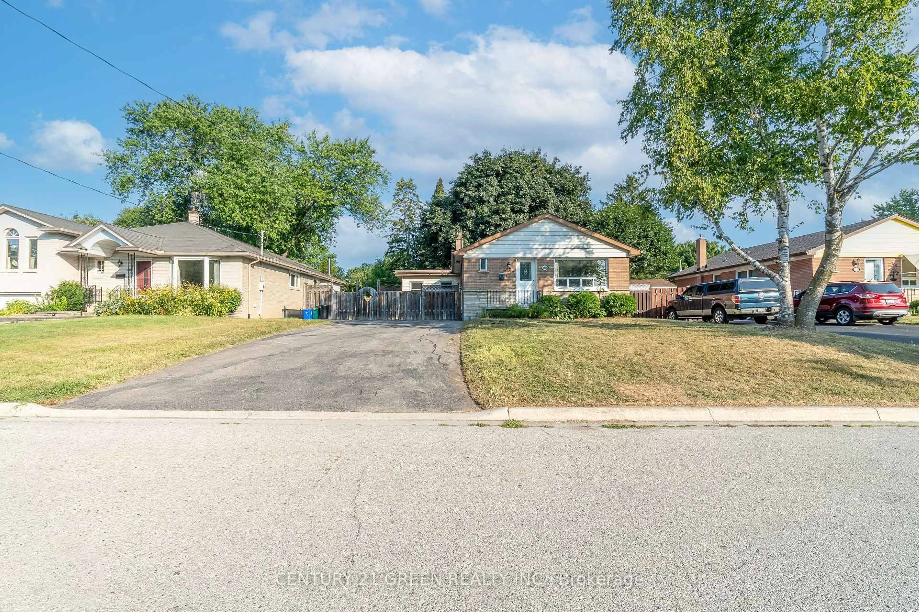 A pic from outside/outdoor area/front of a property/back of a property/a pic from drone, street for 1303 Bunnell Dr, Burlington Ontario L7P 2E2