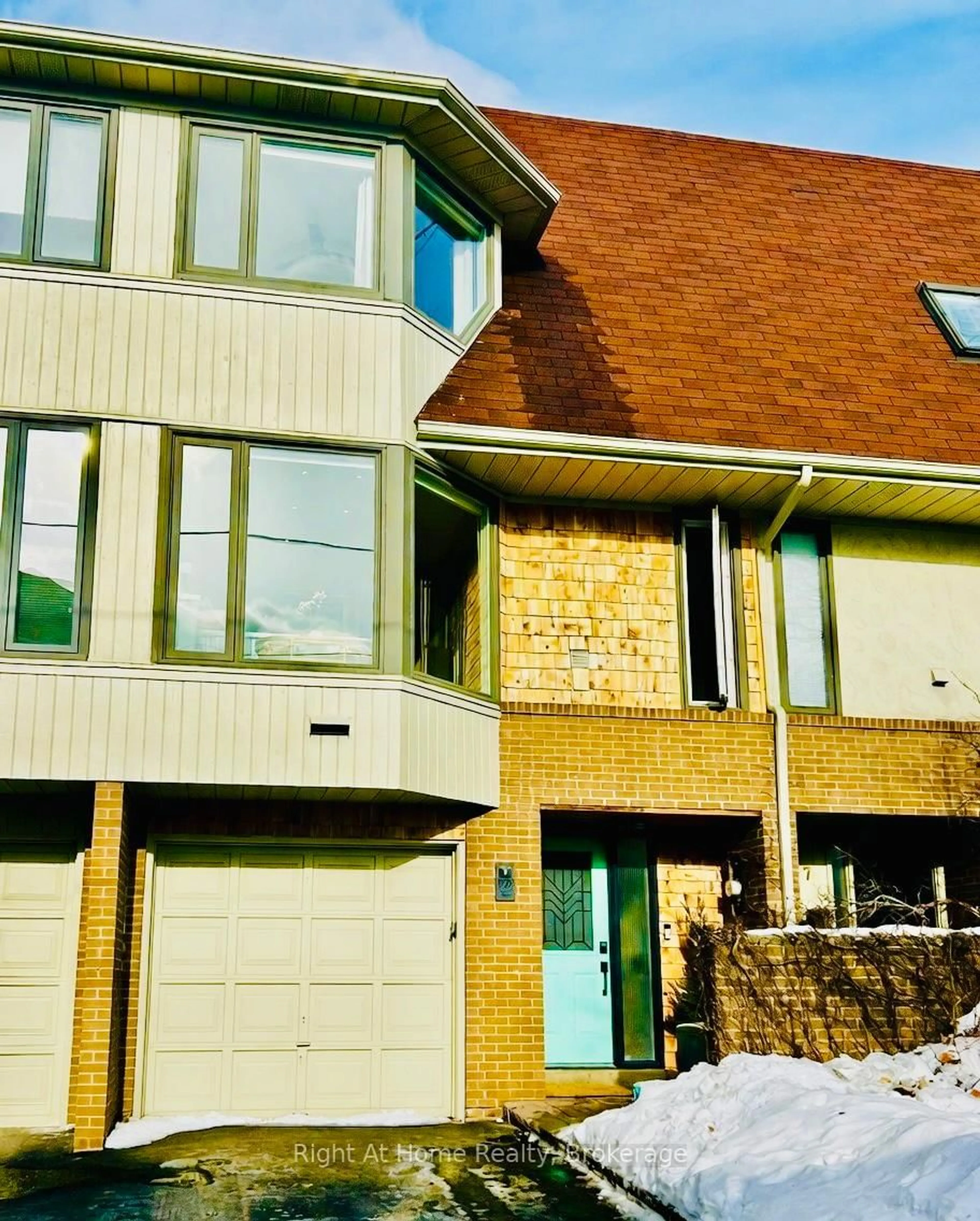 Home with brick exterior material, street for 109 Brant St, Oakville Ontario L6K 2Z7