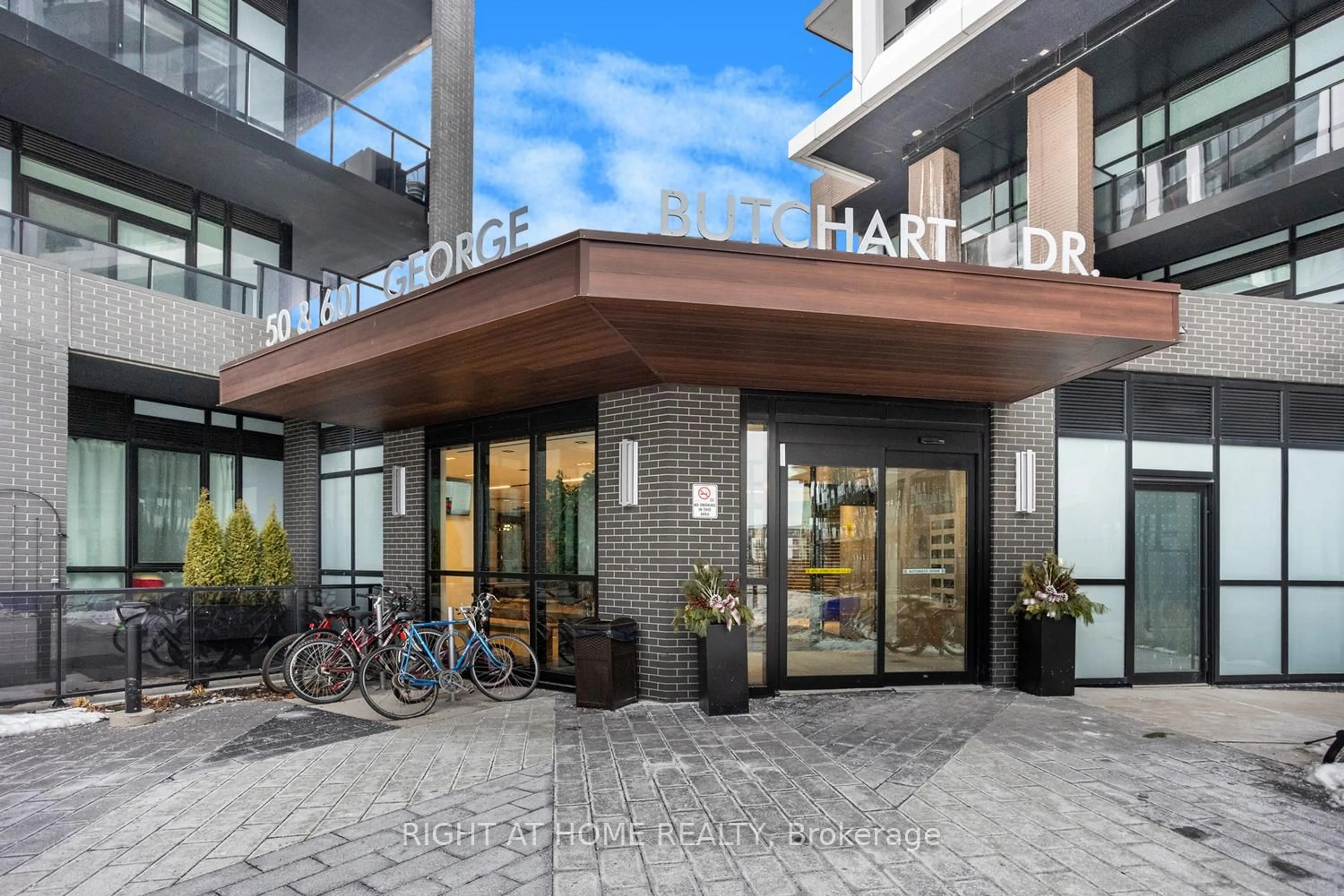 Unknown for 50 George Butchart Dr #224, Toronto Ontario M3K 0C9