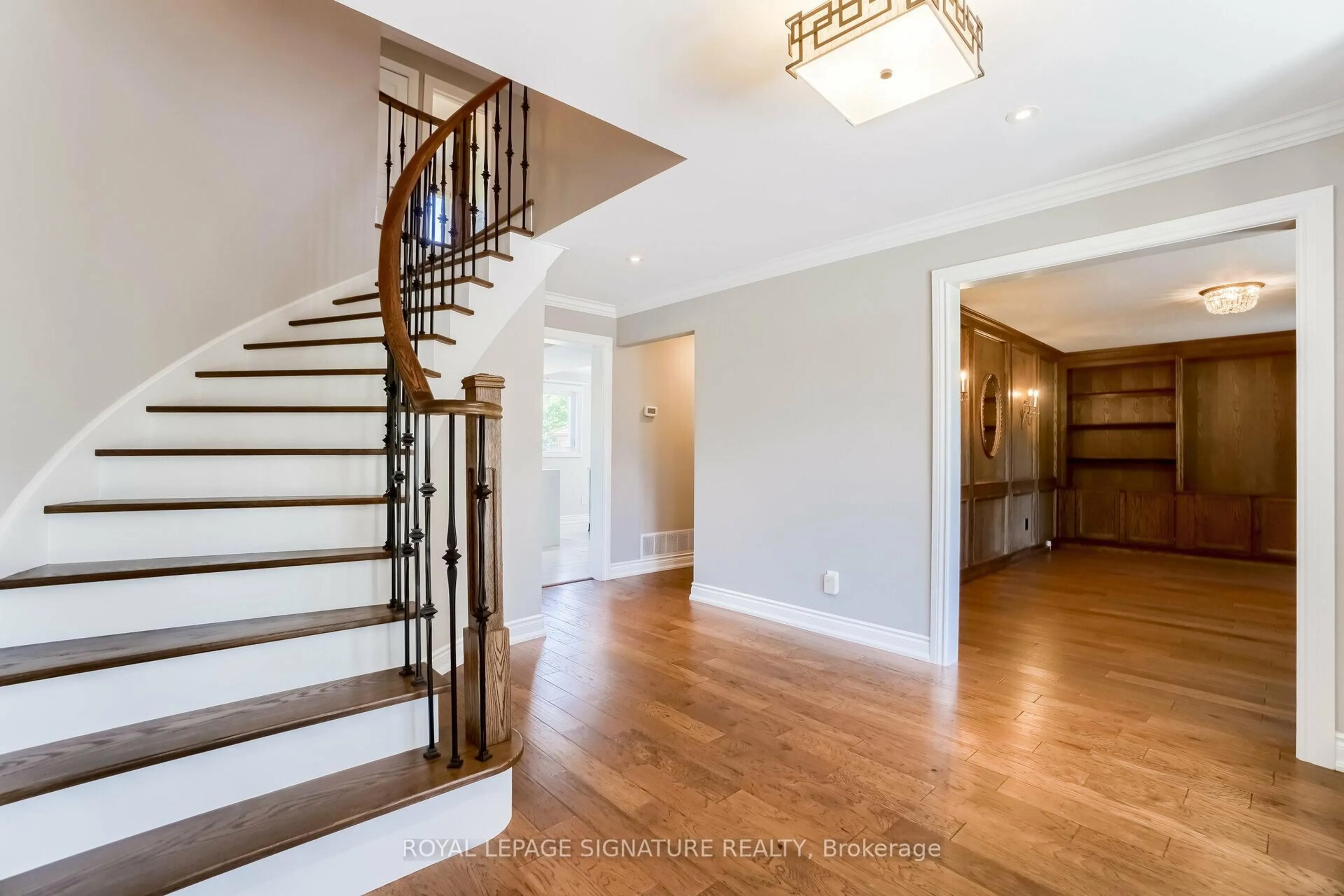 Indoor entryway for 9 Elite Rd, Caledon Ontario L7K 0L2